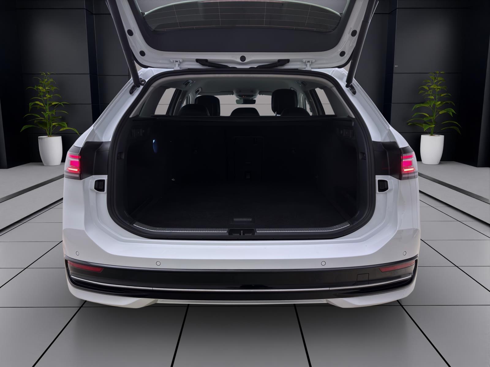 Volkswagen Passat Variant 2.0 TDI DSG ELEGANCE AHK NAVI ACC IQ.LIGHT