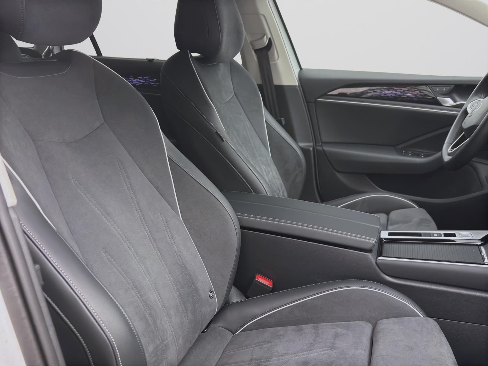 Volkswagen Passat Variant 2.0 TDI DSG ELEGANCE AHK NAVI ACC IQ.LIGHT