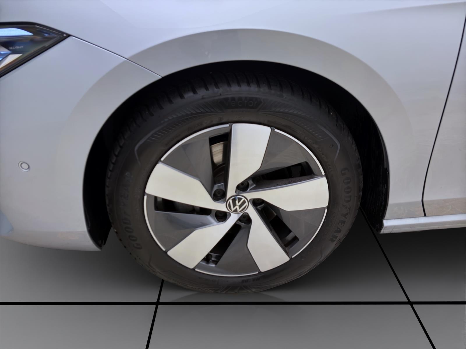 Volkswagen Passat Variant 2.0 TDI DSG ELEGANCE AHK NAVI ACC IQ.LIGHT