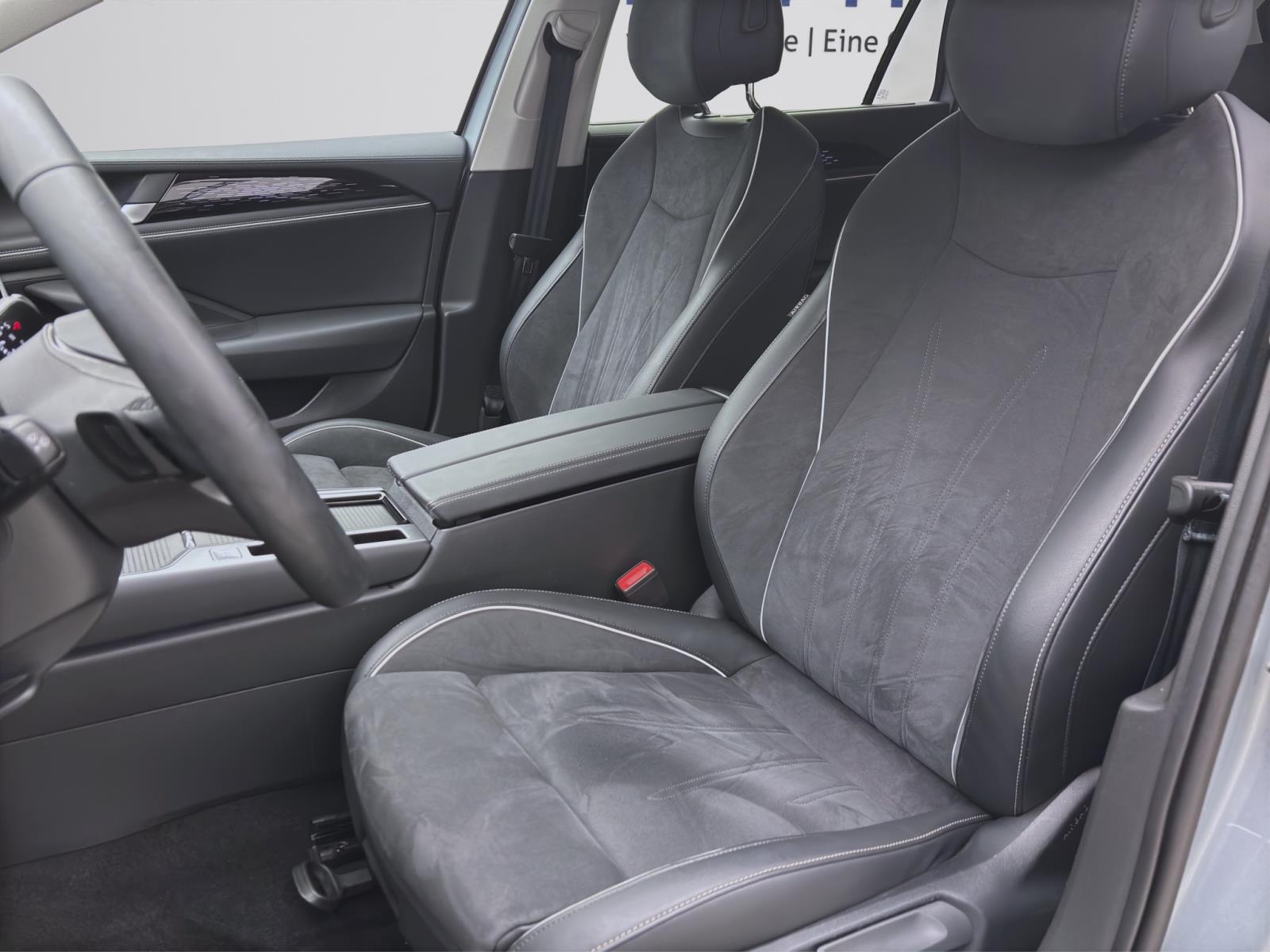 Volkswagen Passat Variant 2.0 TDI DSG ELEGANCE AHK NAVI ACC IQ.LIGHT