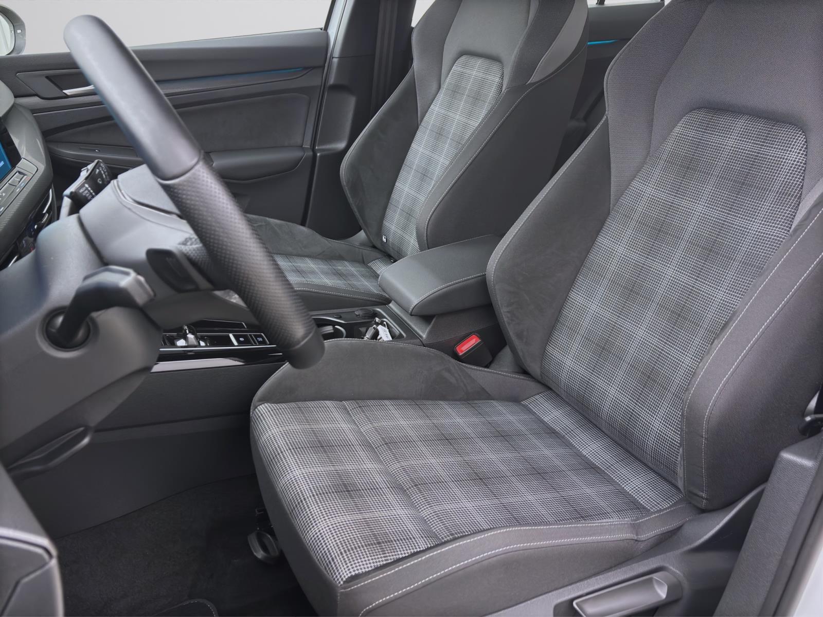 Volkswagen Golf 2.0 TDI DSG GTD PDC LED+ APPCONNECT