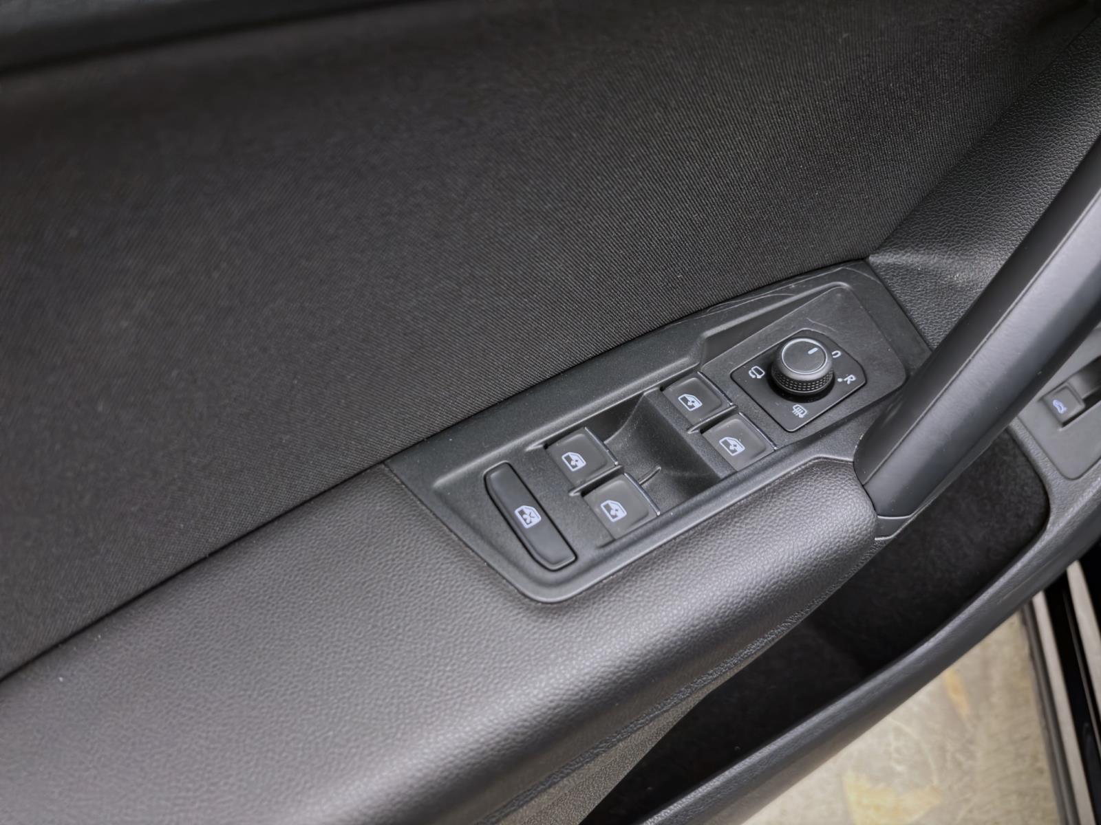 Volkswagen Tiguan 1.5 TSI DSG ELEGANCE STANDHZG ACC DCC NAVI