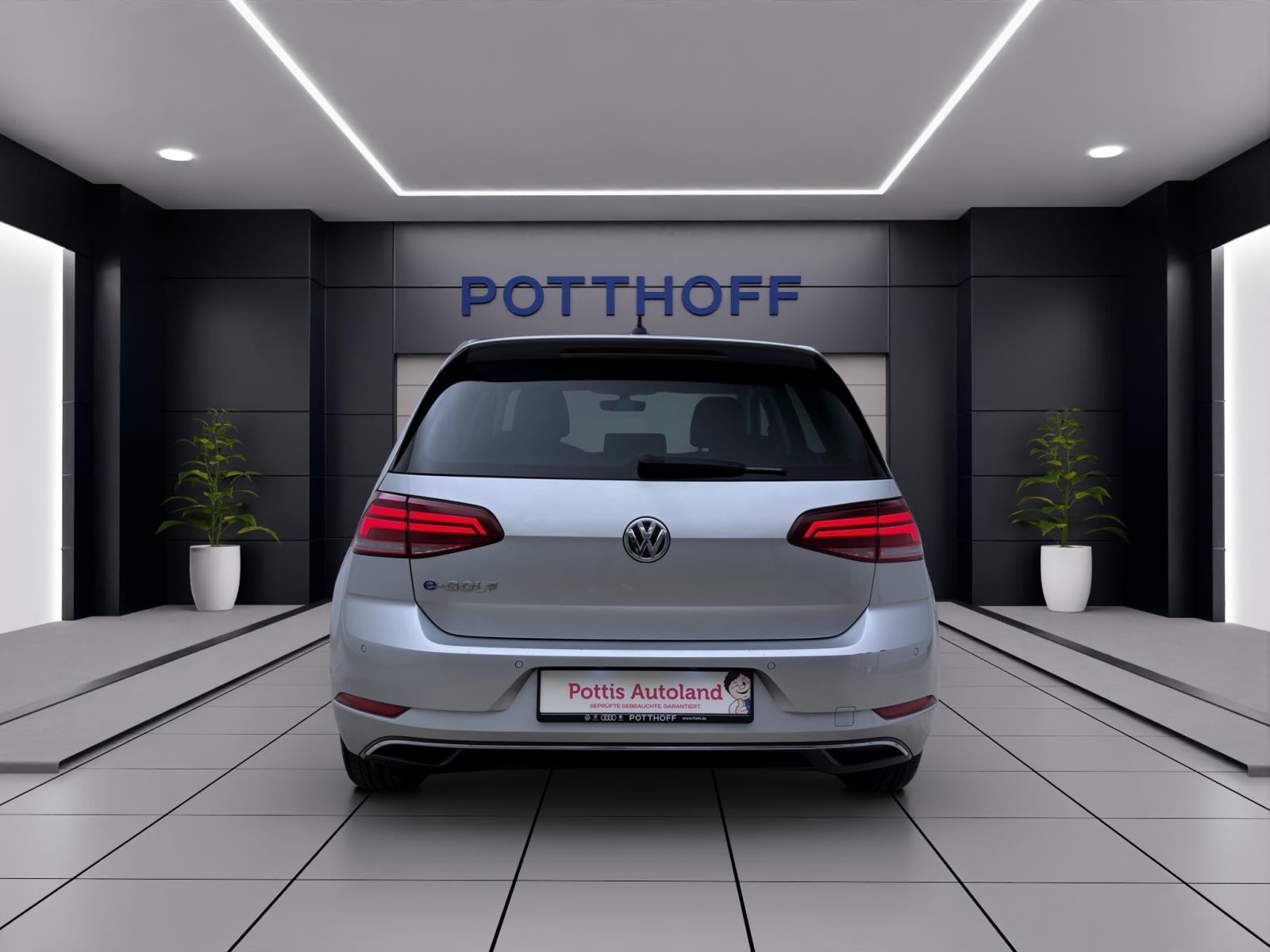 Volkswagen Golf e ACC LED NAVI SITZHZG LM16