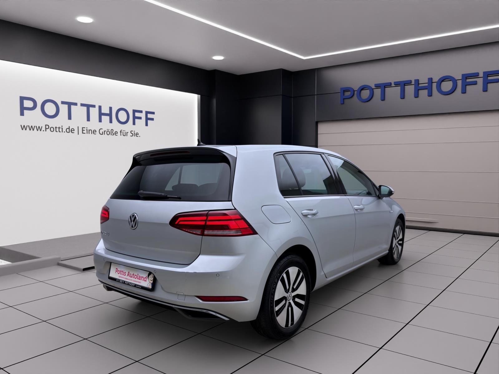 Volkswagen Golf e ACC LED NAVI SITZHZG LM16