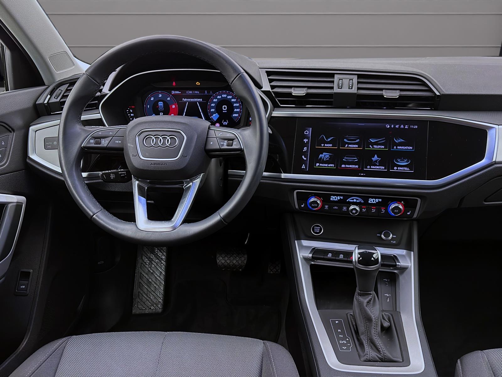 Audi Q3 35 TDI Q AHK KAMERA NAVI+ SITZHZG