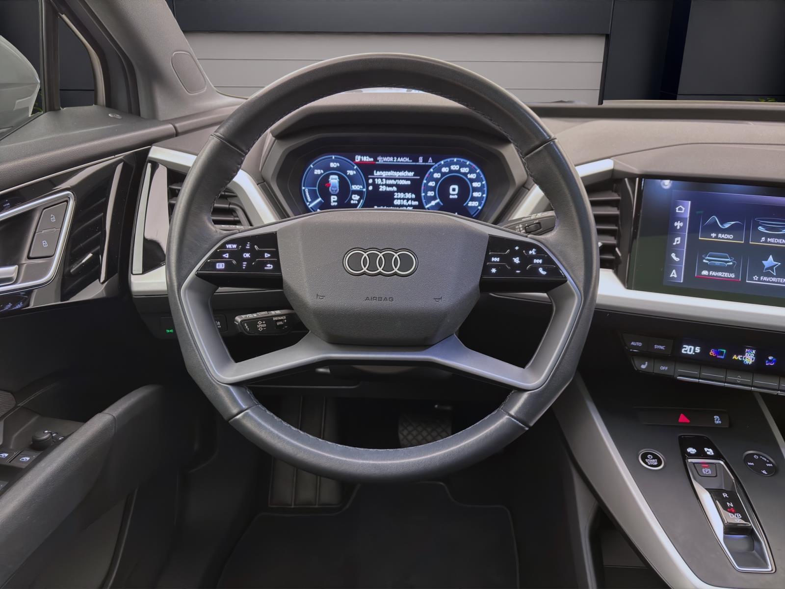 Audi Q4 e-tron 35 PANO LM19 SOUND VIRTUAL NAVI+ KAMERA
