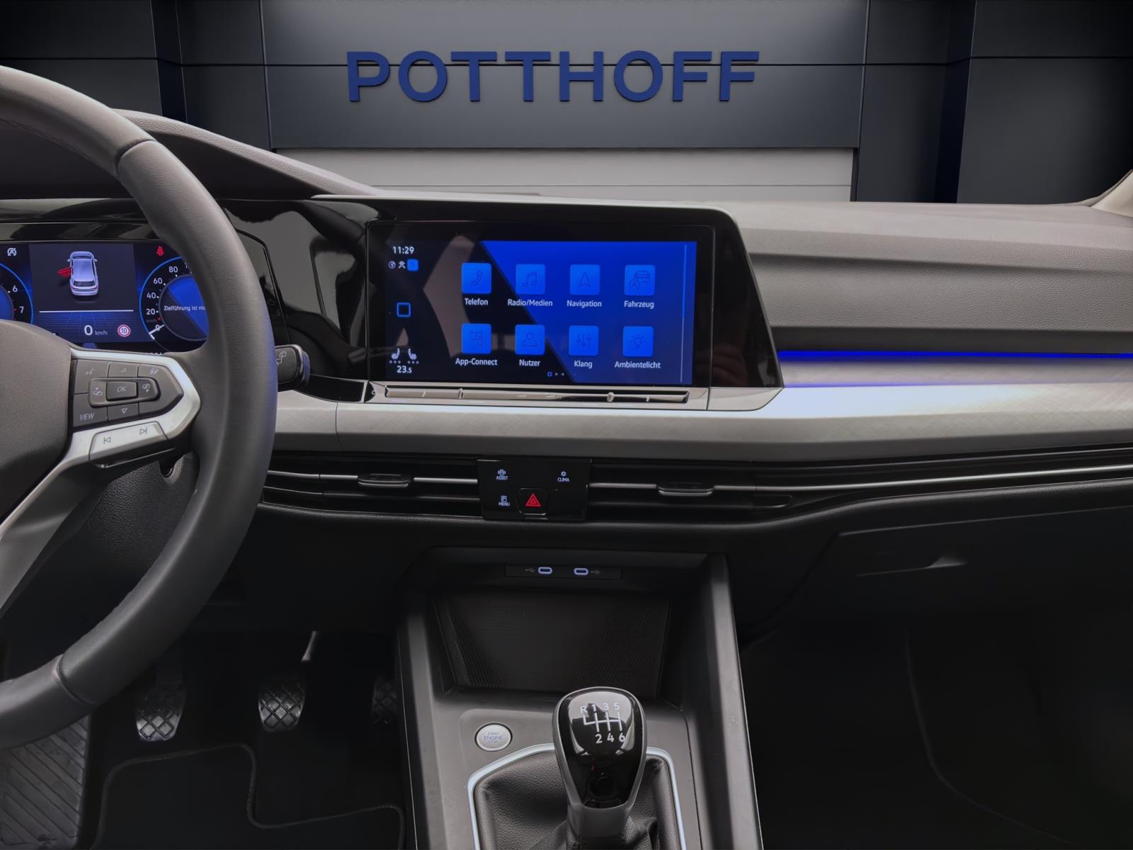 Volkswagen Golf 1.5 TSI LIFE PDC LED NAVI SITZHZG