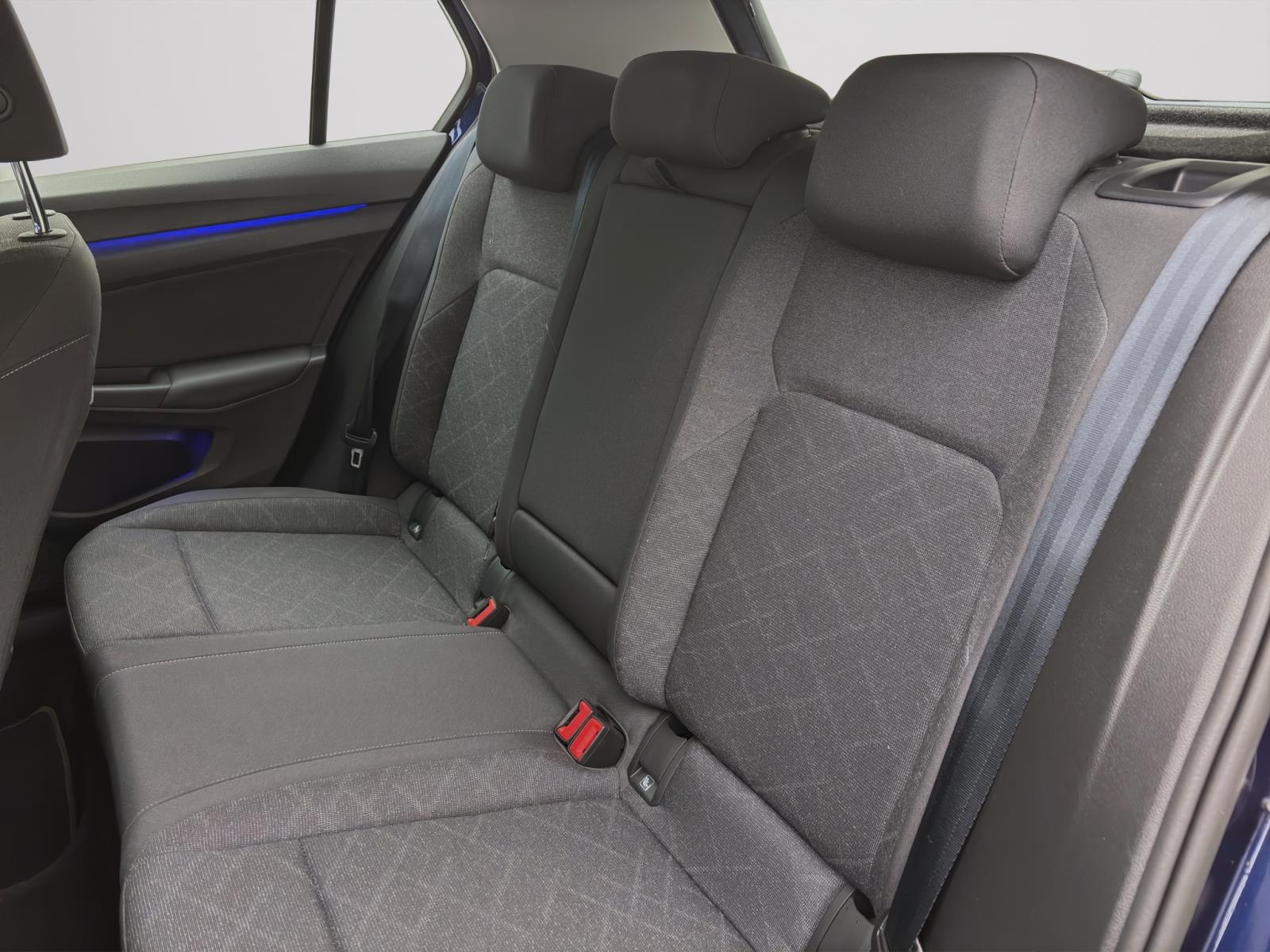 Volkswagen Golf 1.5 TSI LIFE PDC LED NAVI SITZHZG