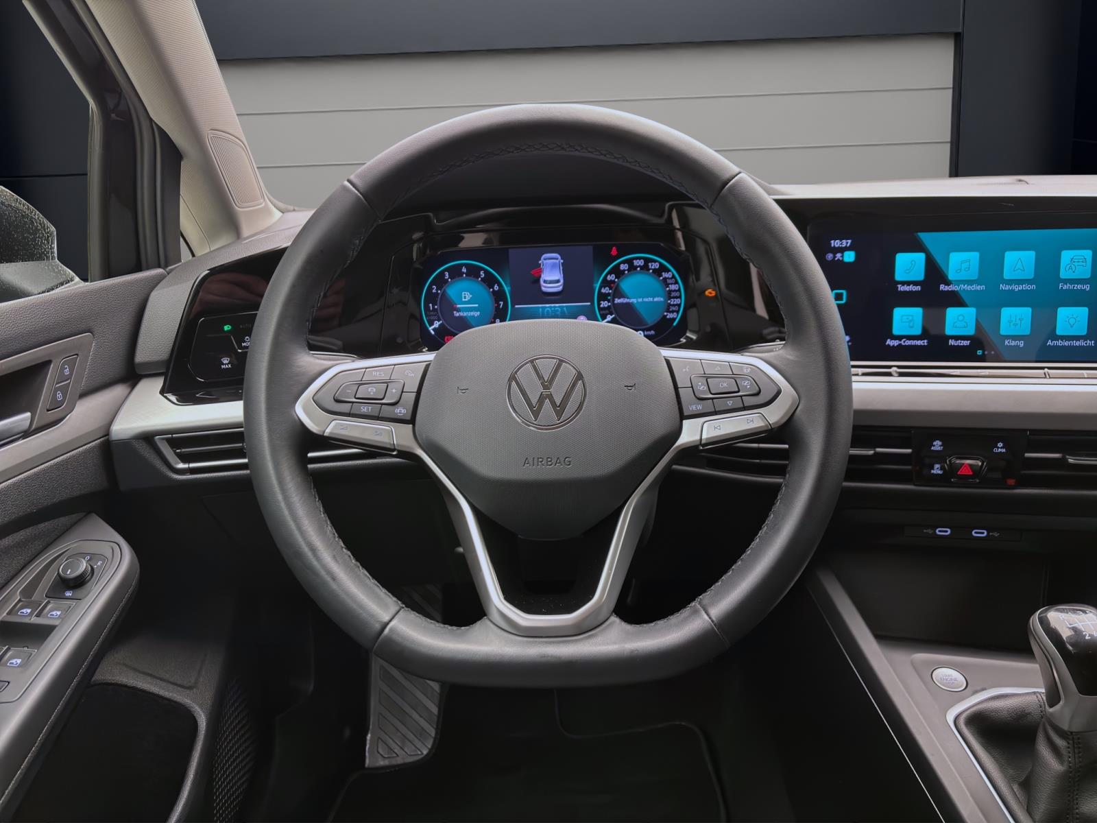 Volkswagen Golf 1.5 TSI LIFE PDC LED NAVI SITZHZG