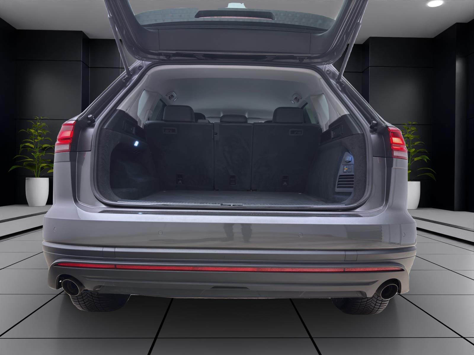 Volkswagen Touareg 3.0 TDI Tiptronic 4M STANDHZG AHK NAVI KAMERA