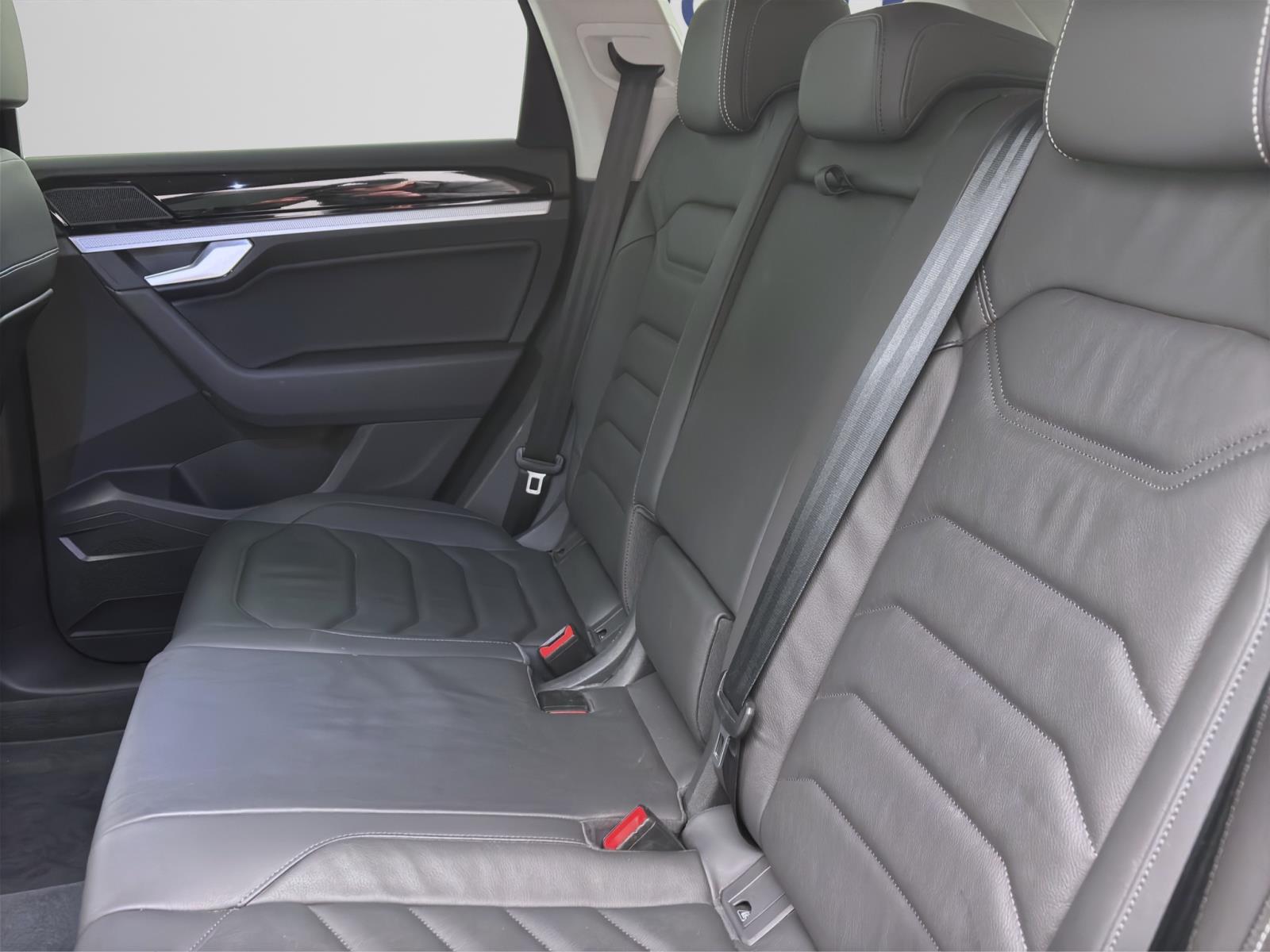 Volkswagen Touareg 3.0 TDI Tiptronic 4M STANDHZG AHK NAVI KAMERA