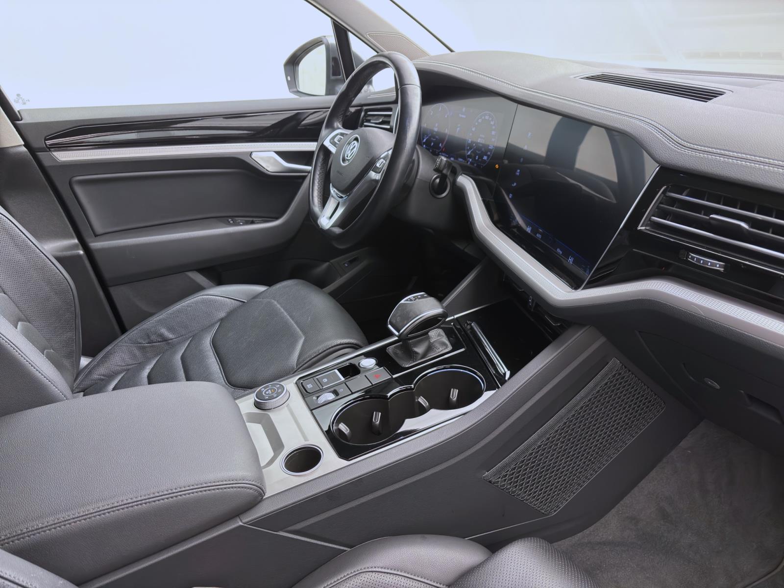 Volkswagen Touareg 3.0 TDI Tiptronic 4M STANDHZG AHK NAVI KAMERA
