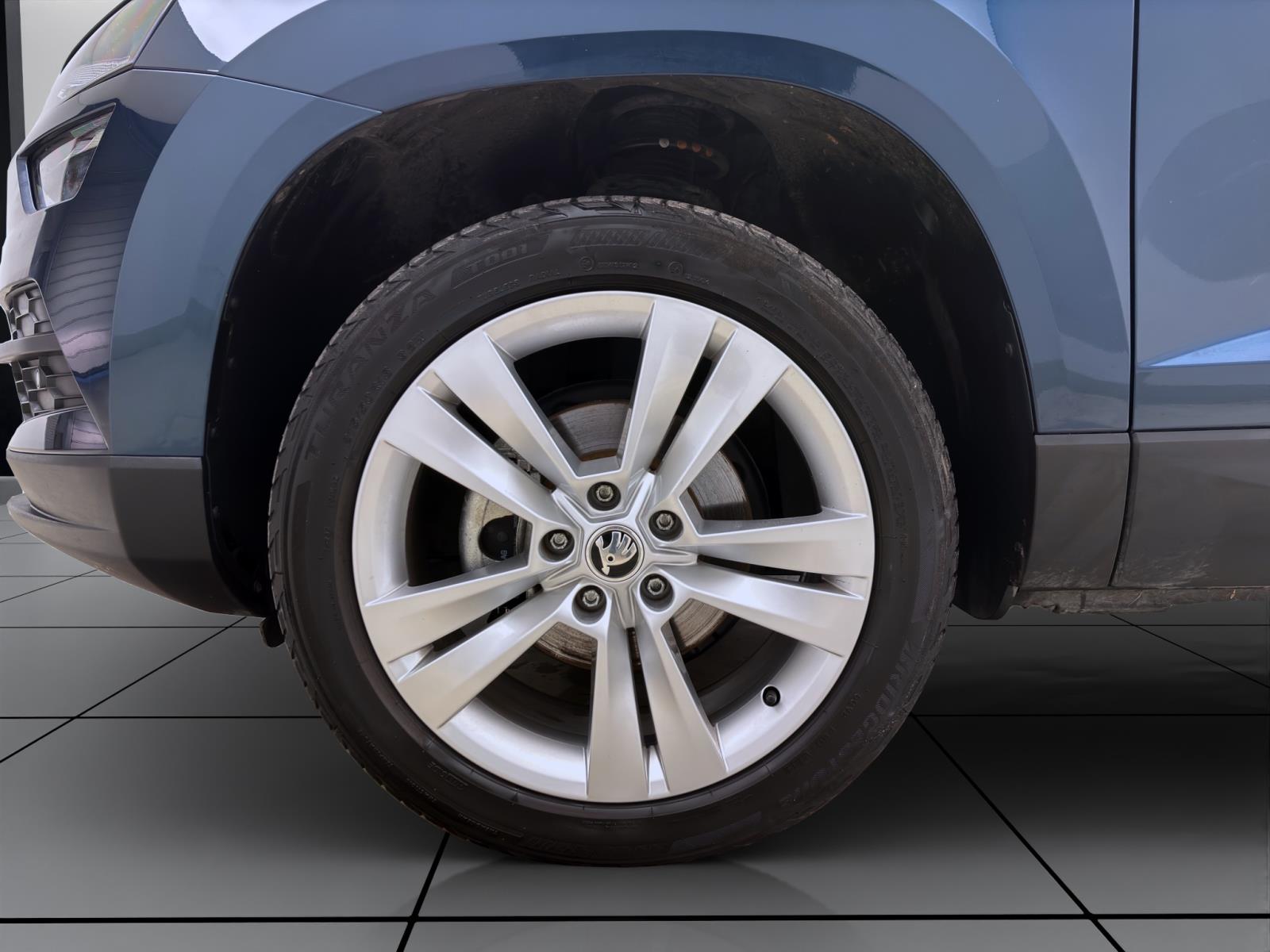 Skoda Karoq 1.5 TSI Style AHK ACC PDC Navi Sitzhzg TravelAssist