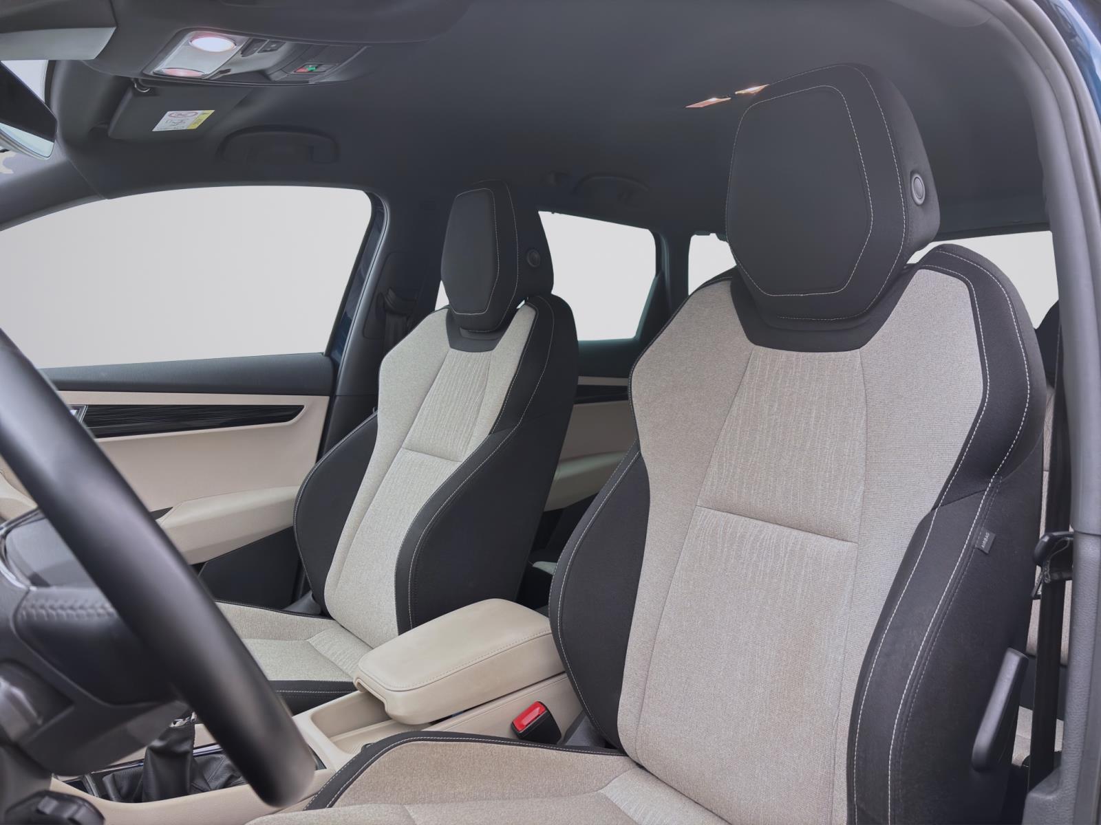Skoda Karoq 1.5 TSI Style AHK ACC PDC Navi Sitzhzg TravelAssist