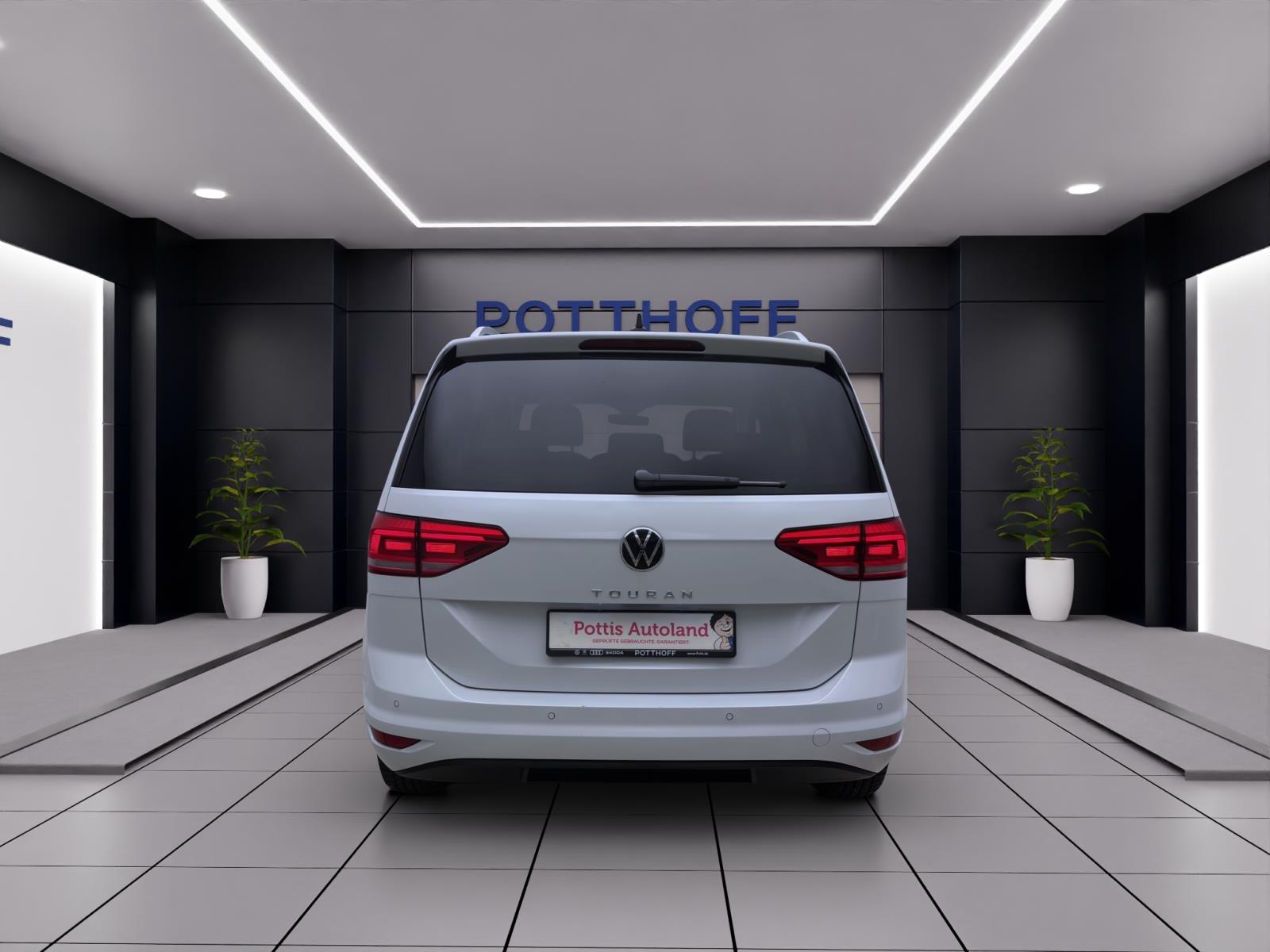 Volkswagen Touran 1.5 TSI DSG MOVE NAVI ACC PDC SITZHZG