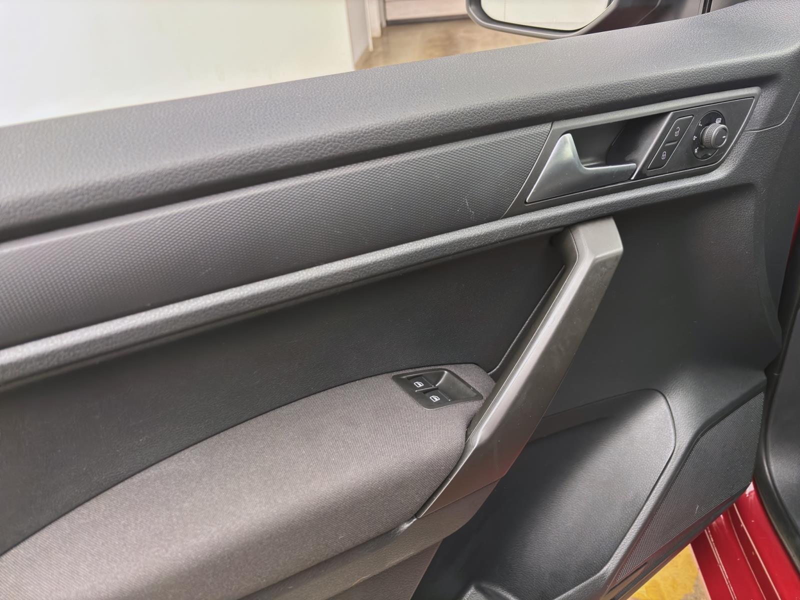 Volkswagen Caddy 2.0 TDI DSG AHK KLIMA PDC SITZHZG