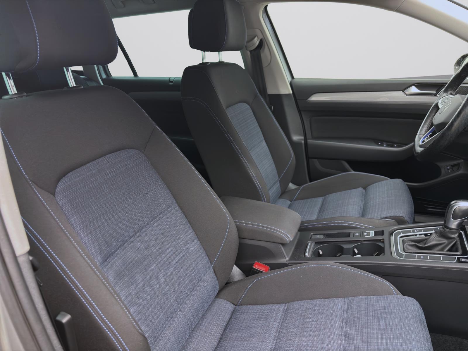 Volkswagen Passat Variant GTE AHK NAVI ACC LED