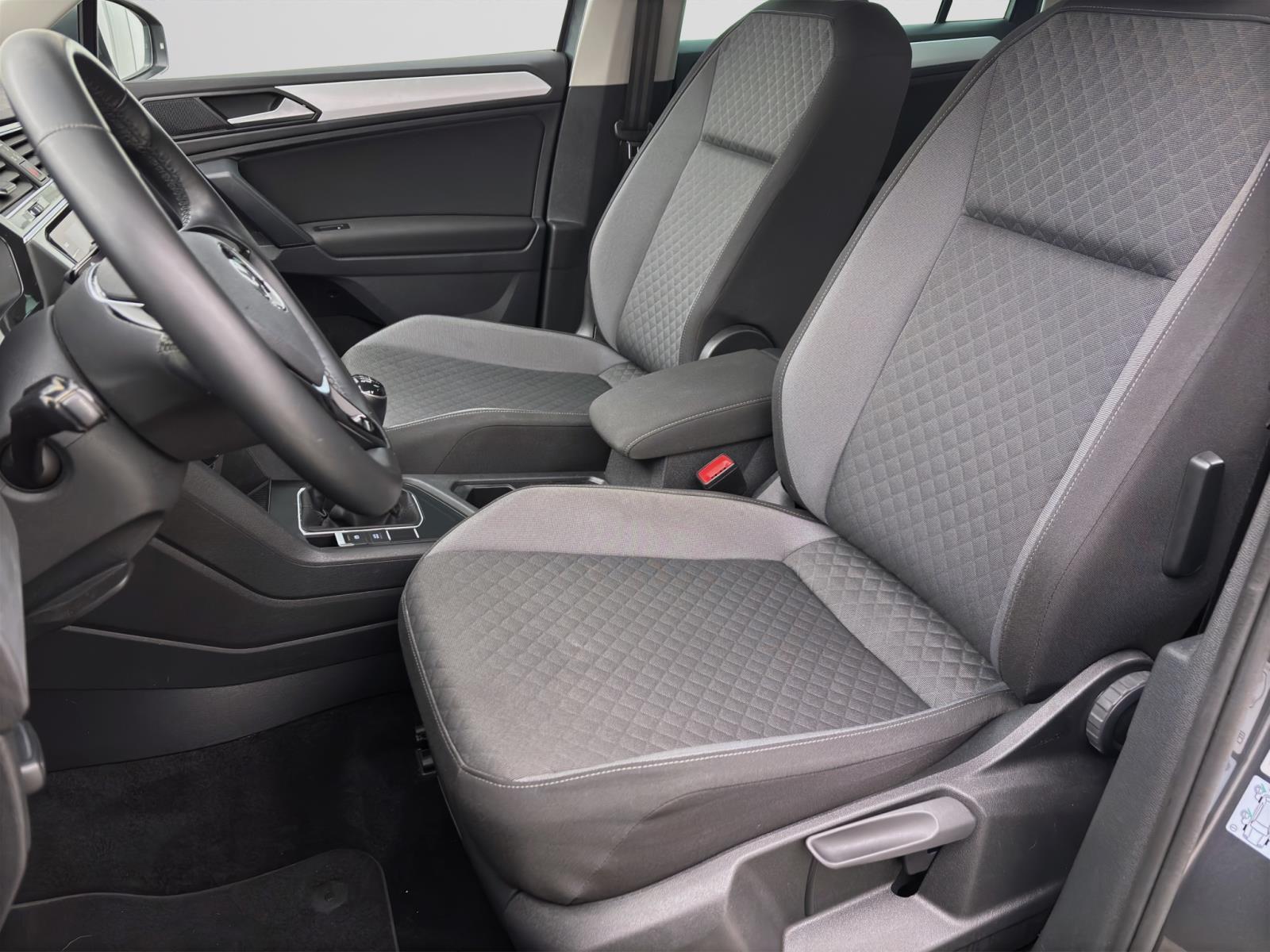 Volkswagen Tiguan 1.5 TSI COMFORTLINE PDC LED SITZHZG