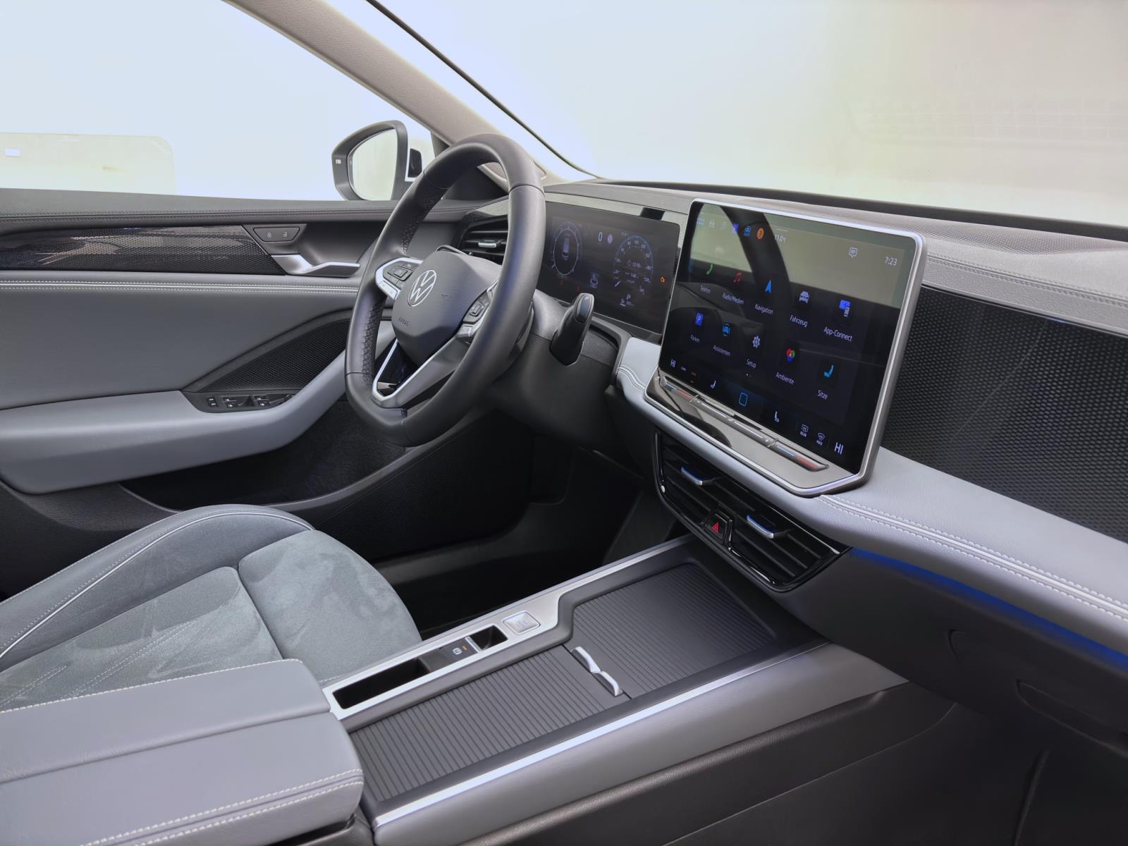 Volkswagen Passat Variant 1.5 eTSI DSG BUSINESS AHK NAVI ACC KAMERA
