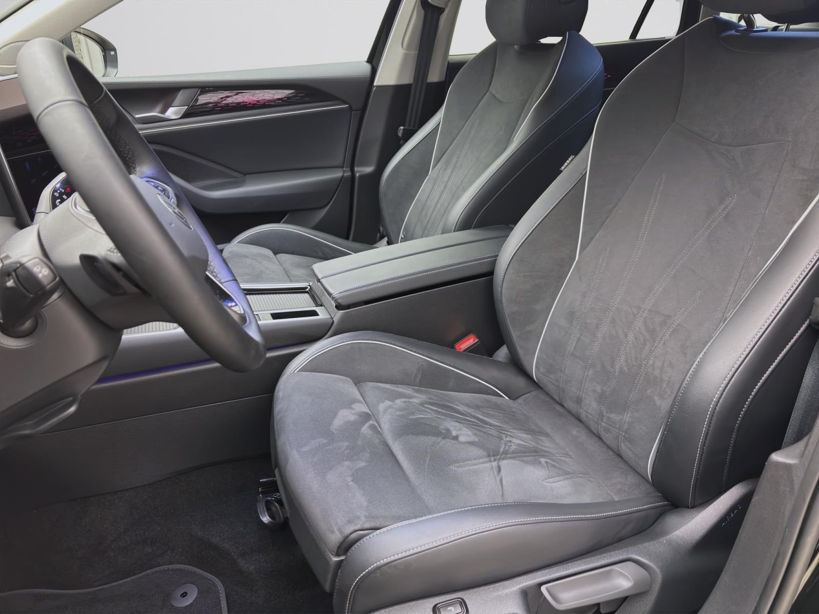 Volkswagen Passat Variant 2.0 TDI DSG ELEGANCE AHK NAVI ACC IQ.LIGHT