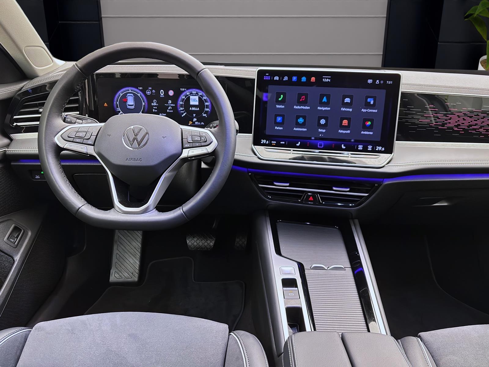 Volkswagen Passat Variant 2.0 TDI DSG ELEGANCE AHK NAVI ACC IQ.LIGHT