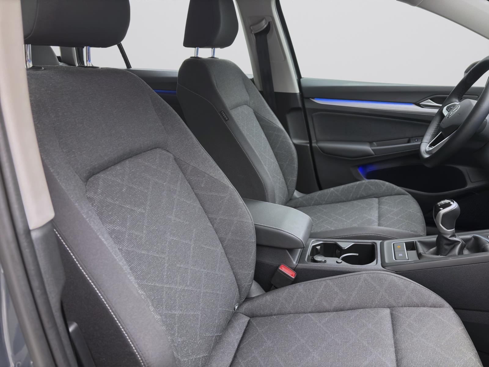Volkswagen Golf Variant 1.0 TSI LIFE NAVI PDC LED SITZHZG