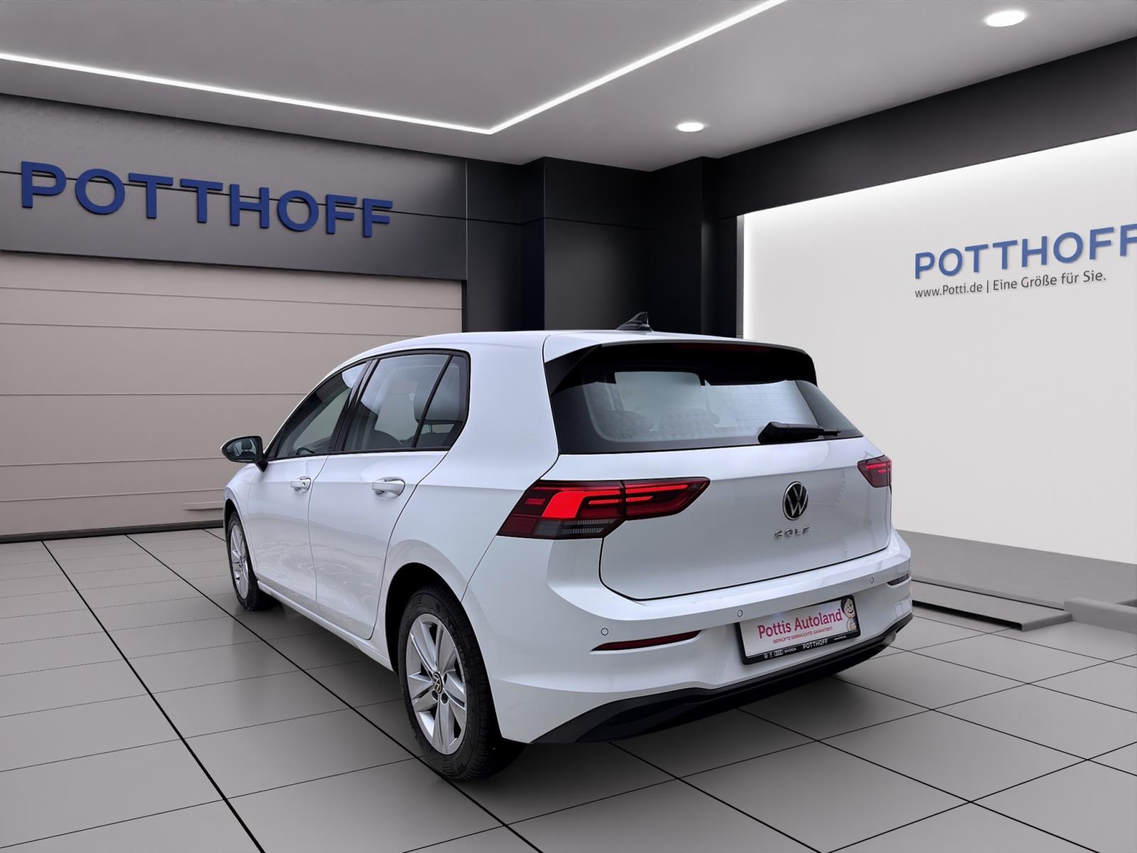 Volkswagen Golf 1.5 TSI LIFE PDC LED NAVI SITZHZG