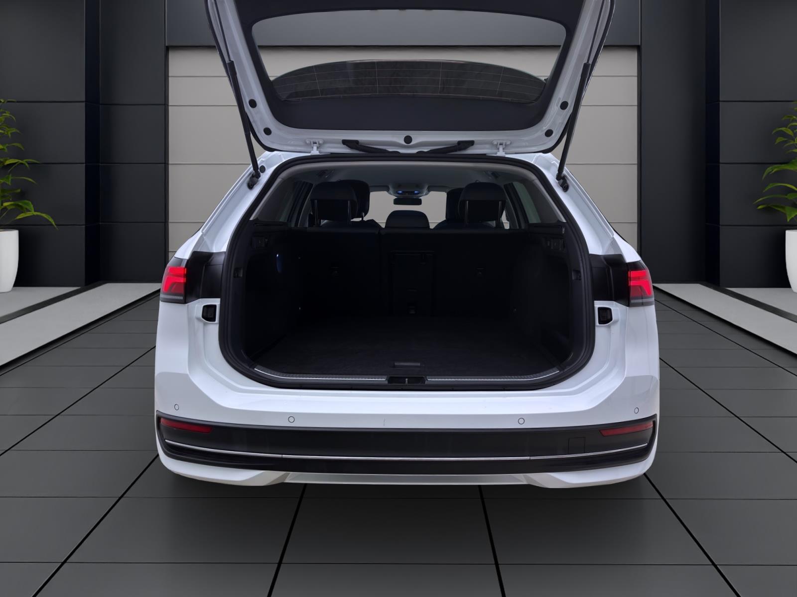 Volkswagen Passat Variant 1.5 eTSI DSG BUSINESS AHK NAVI KAMERA LED