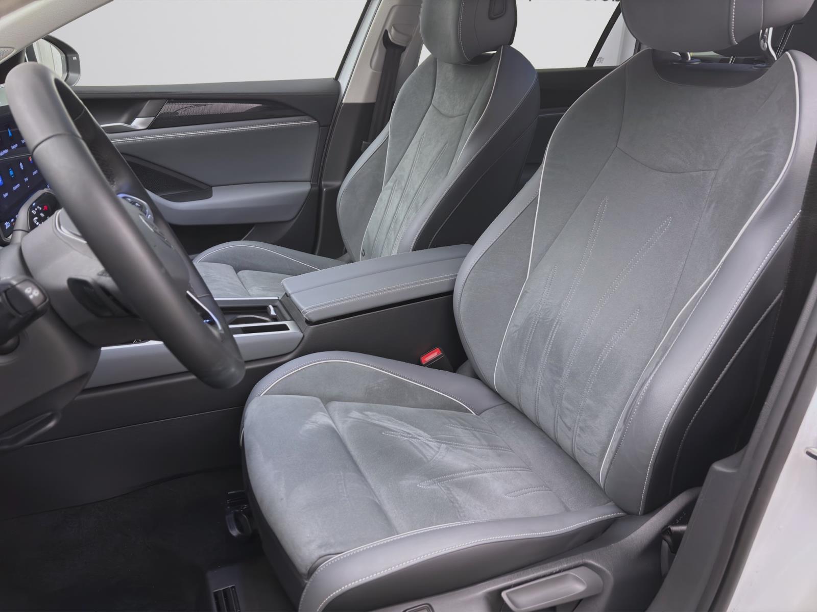 Volkswagen Passat Variant 1.5 eTSI DSG BUSINESS AHK NAVI KAMERA LED
