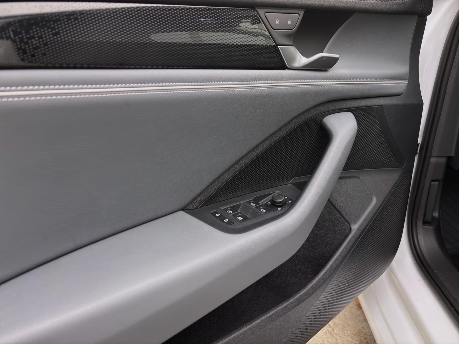 Volkswagen Passat Variant 1.5 eTSI DSG BUSINESS AHK NAVI KAMERA LED
