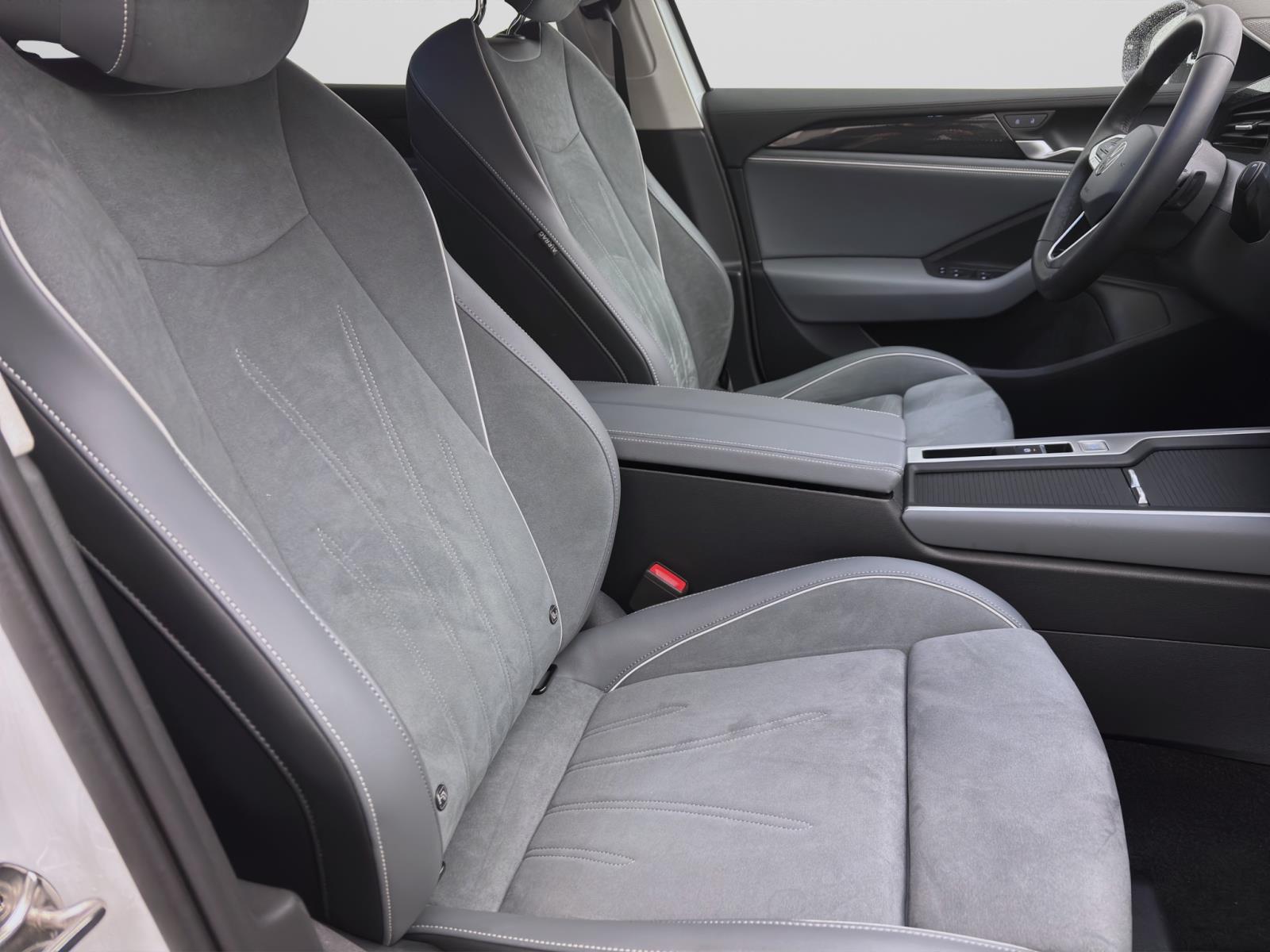 Volkswagen Passat Variant 1.5 eTSI DSG BUSINESS AHK NAVI KAMERA LED