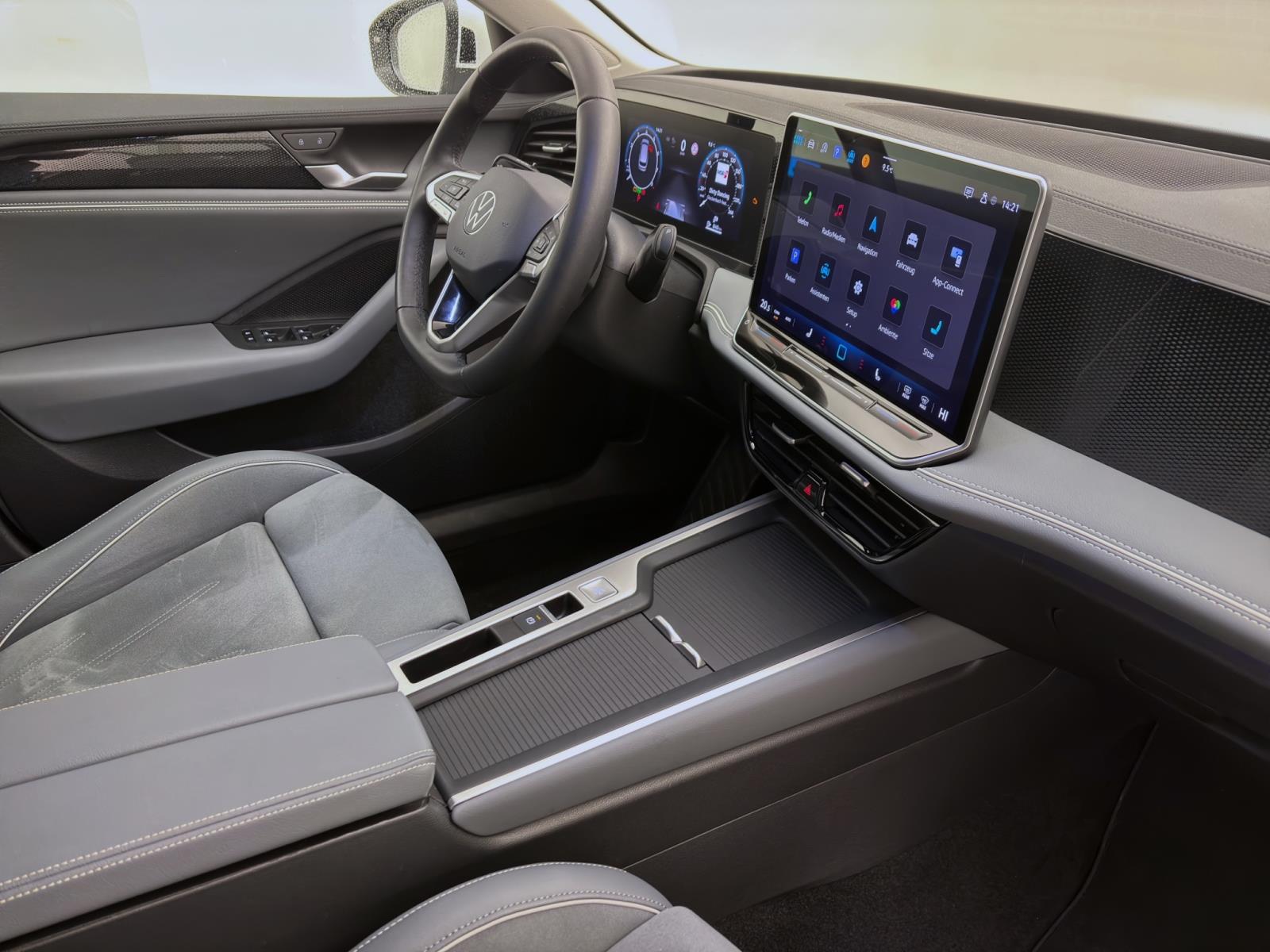 Volkswagen Passat Variant 1.5 eTSI DSG BUSINESS AHK NAVI KAMERA LED