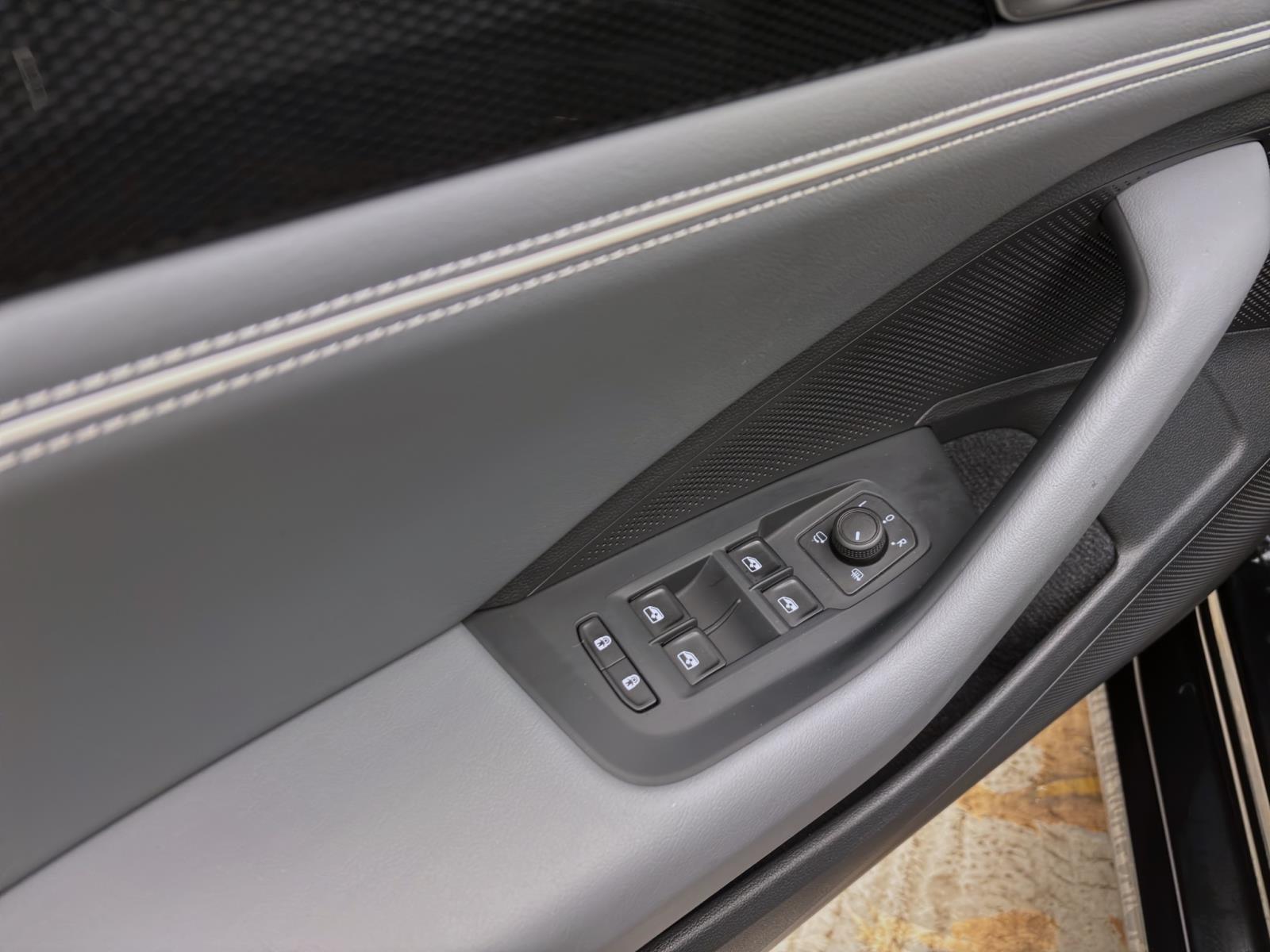 Volkswagen Passat Variant 1.5 eTSI DSG BUSINESS AHK NAVI ACC KAMERA