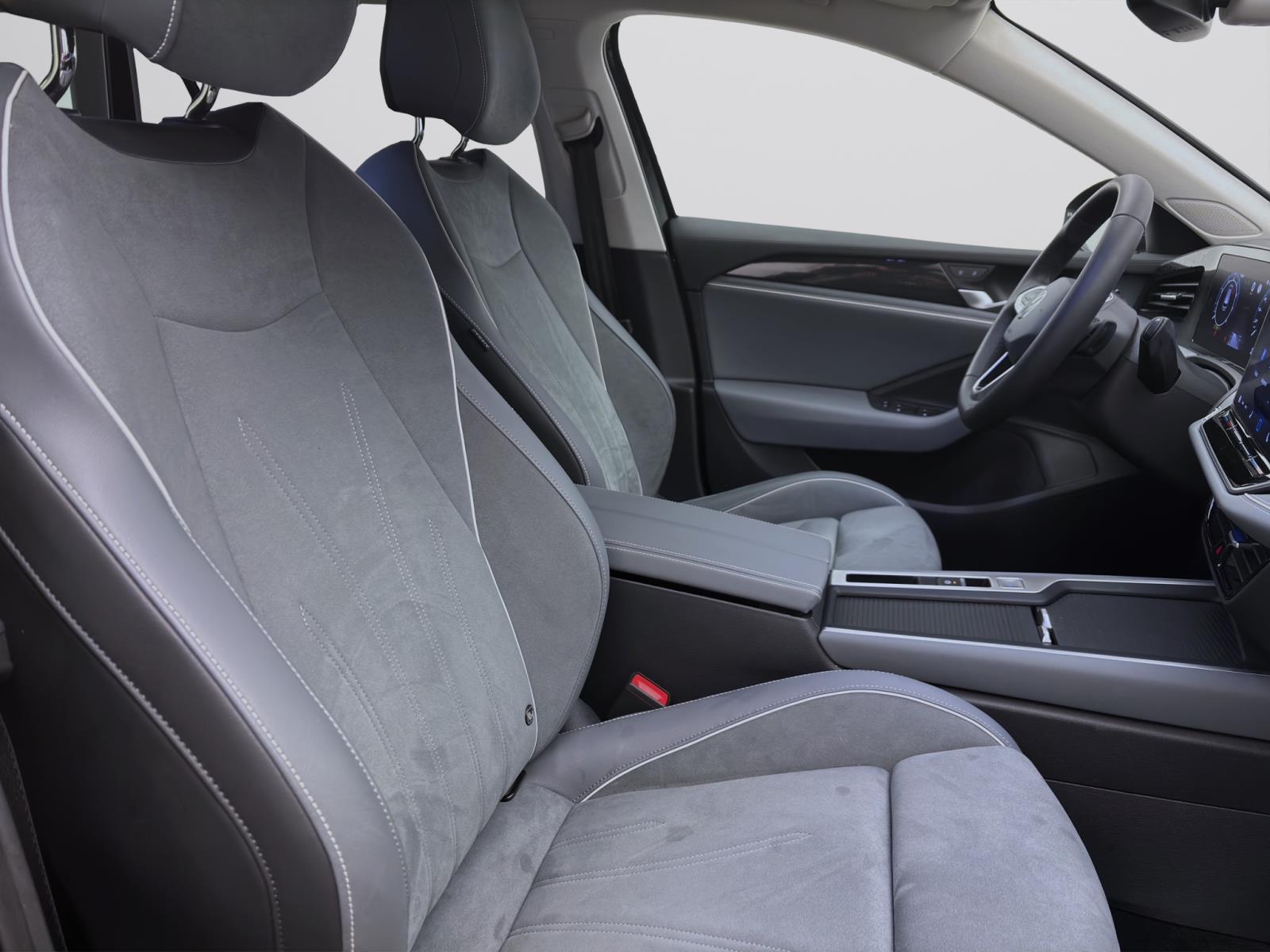 Volkswagen Passat Variant 1.5 eTSI DSG BUSINESS AHK NAVI ACC KAMERA