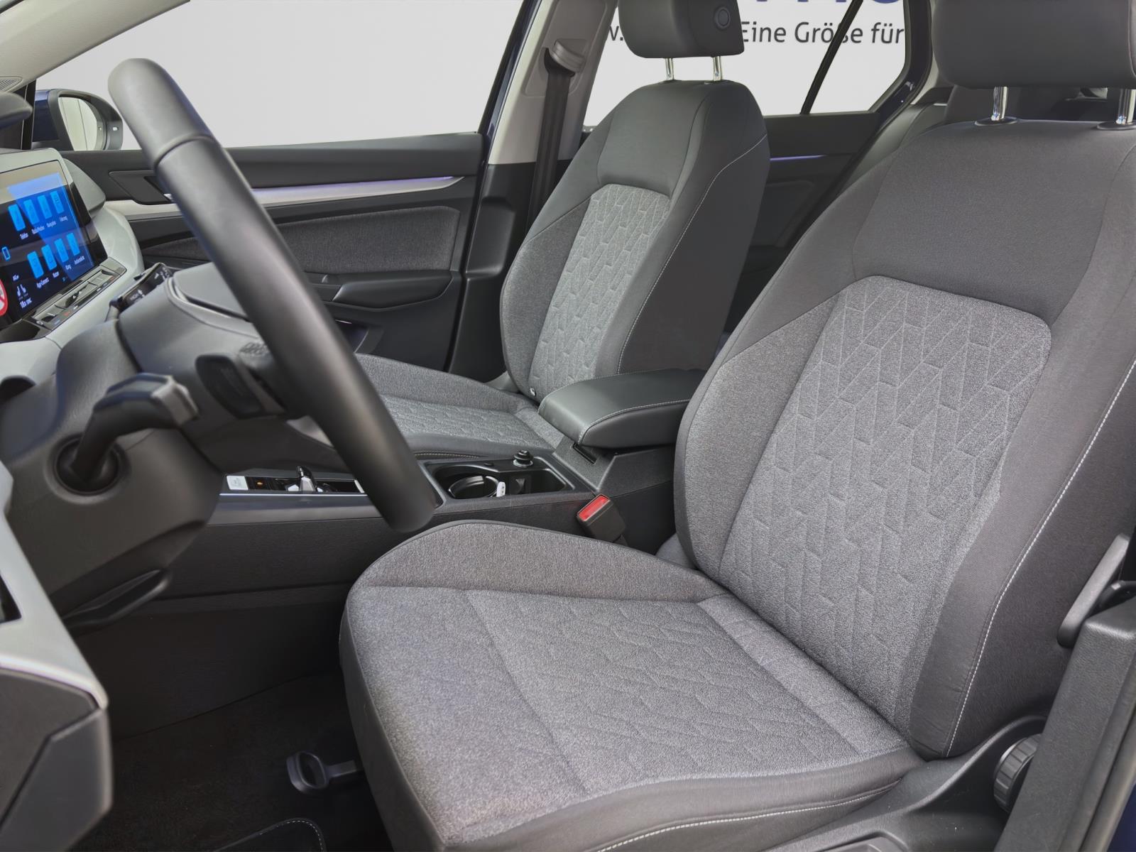 Volkswagen Golf 2.0 TDI DSG MOVE AHK NAVI ACC KAMERA LED