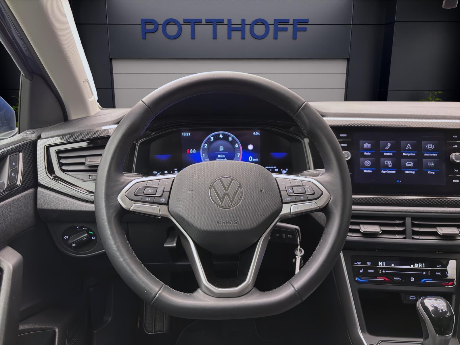 Volkswagen Taigo 1.0 TSI LIFE NAVI PDC LED SITZHZG