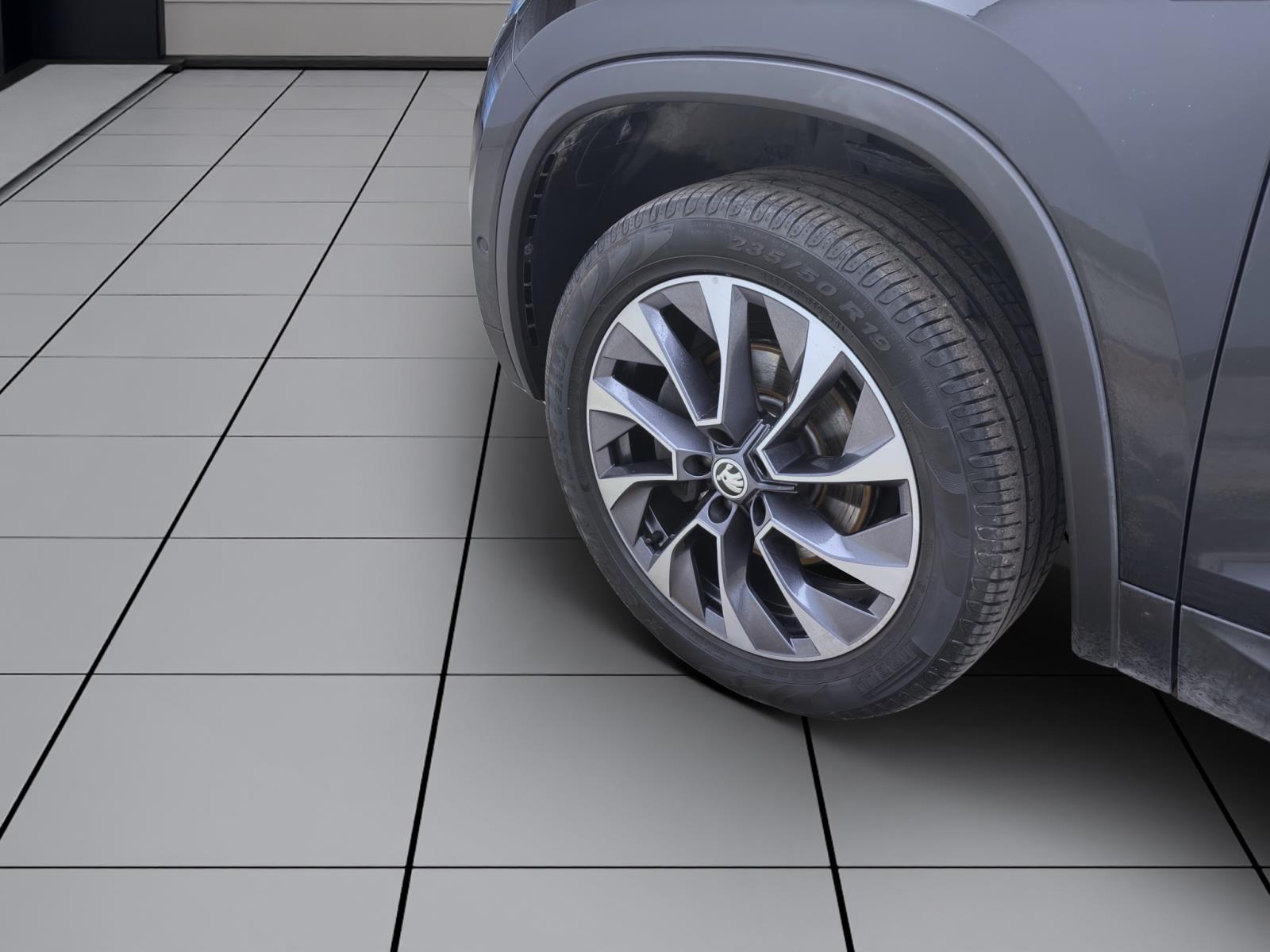 Skoda Kodiaq 2.0 TDI DSG DRIVE 125 STANDHZG AHK NAVI ACC