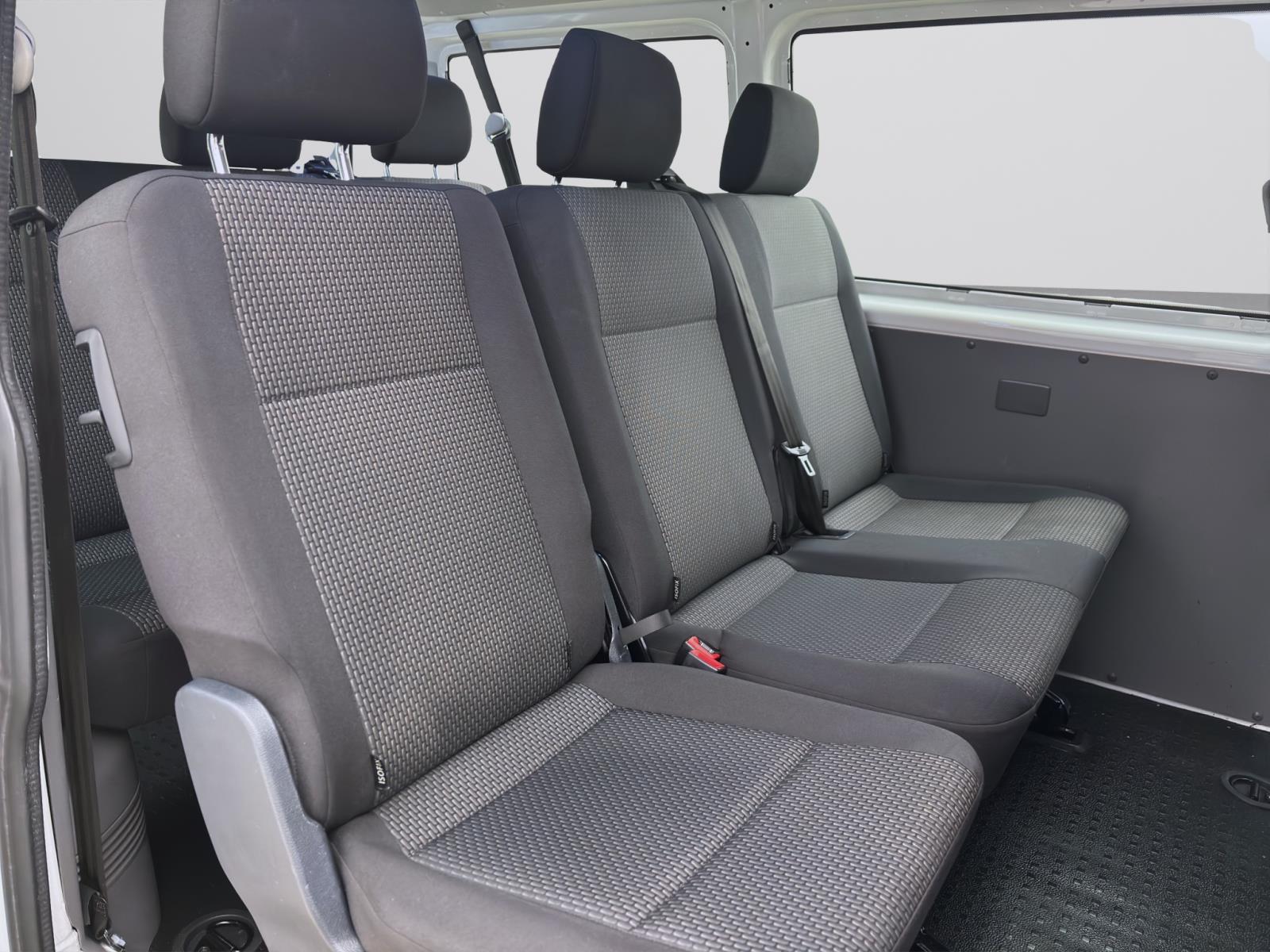 Volkswagen T6.1 Transporter Kombi 2.0 TDI 9-SITZER NAVI KLIMAPDC