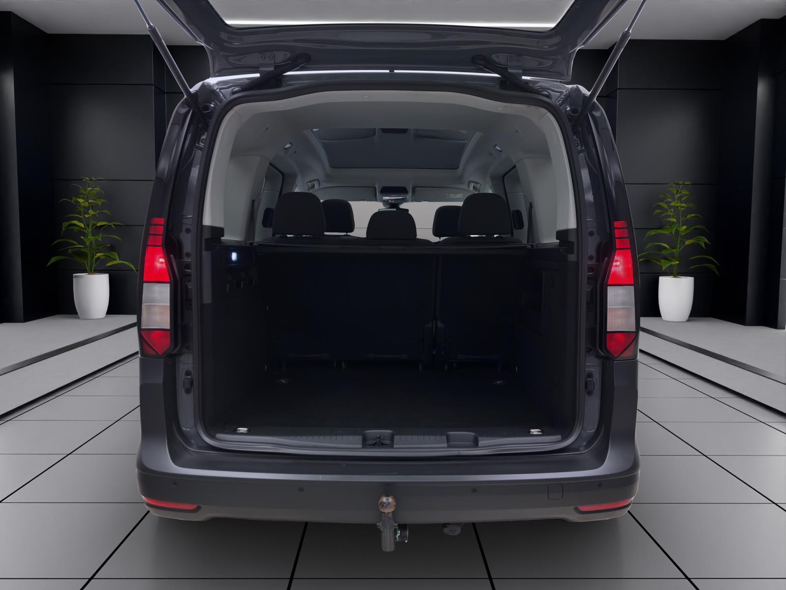 Volkswagen Caddy 1.5 TSI 5-SITZER PANO AHK PDC