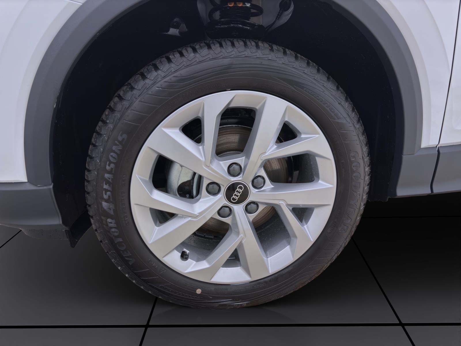 Audi Q2 30 TDI AHK MATRIX KAMERA NAVI PDC