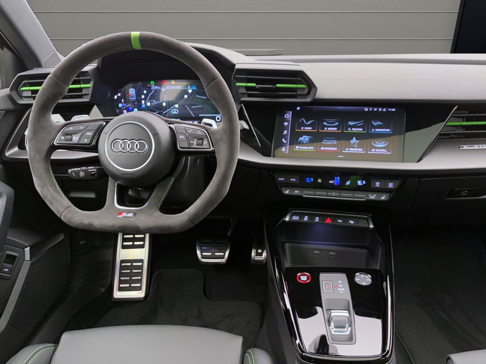 Audi RS3 Limousine Q NAVI MATRIX KAMERA B&O HuD