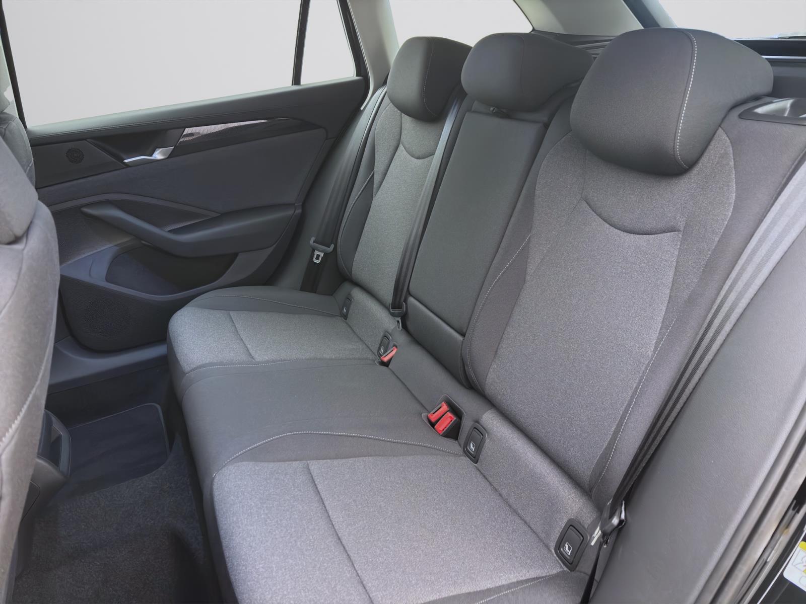Volkswagen Passat Variant 1.5 eTSI DSG AHK ACC KAMERA LED SITZHZG