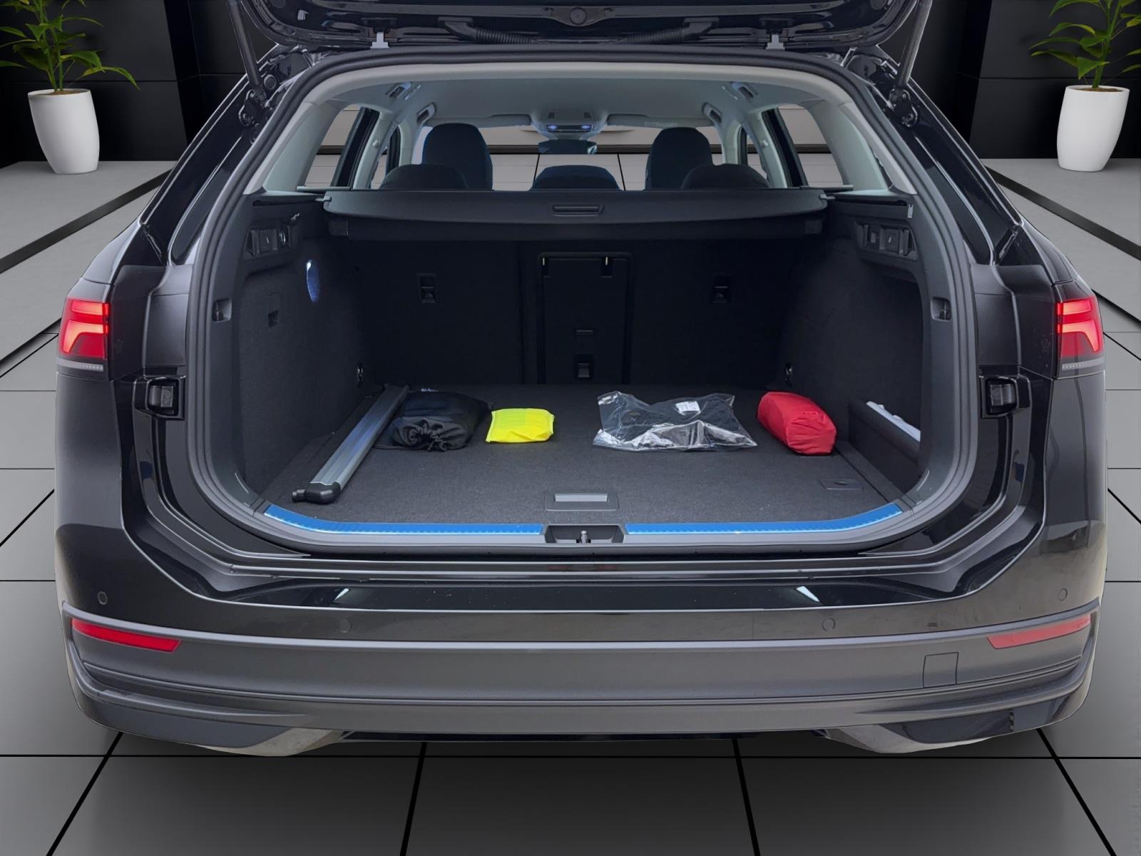 Volkswagen Passat Variant 1.5 eTSI DSG AHK ACC KAMERA LED