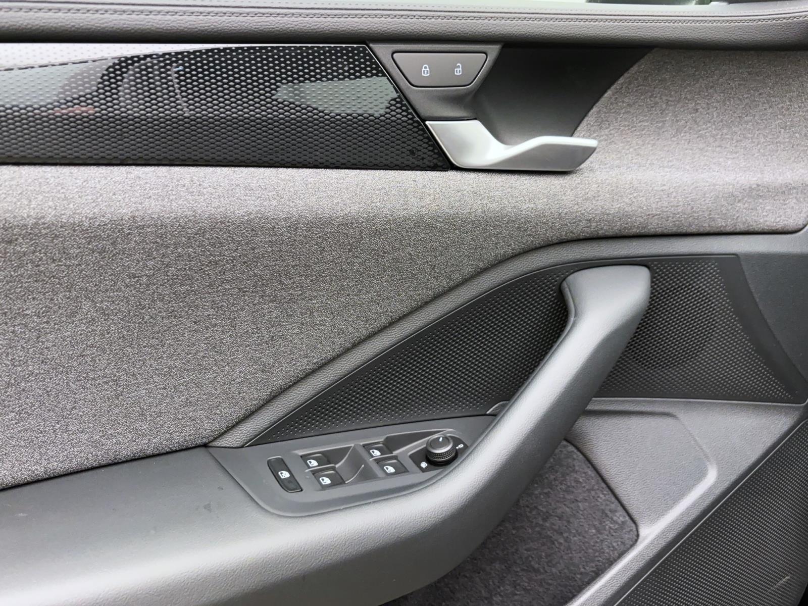 Volkswagen Passat Variant 1.5 eTSI DSG AHK ACC KAMERA LED