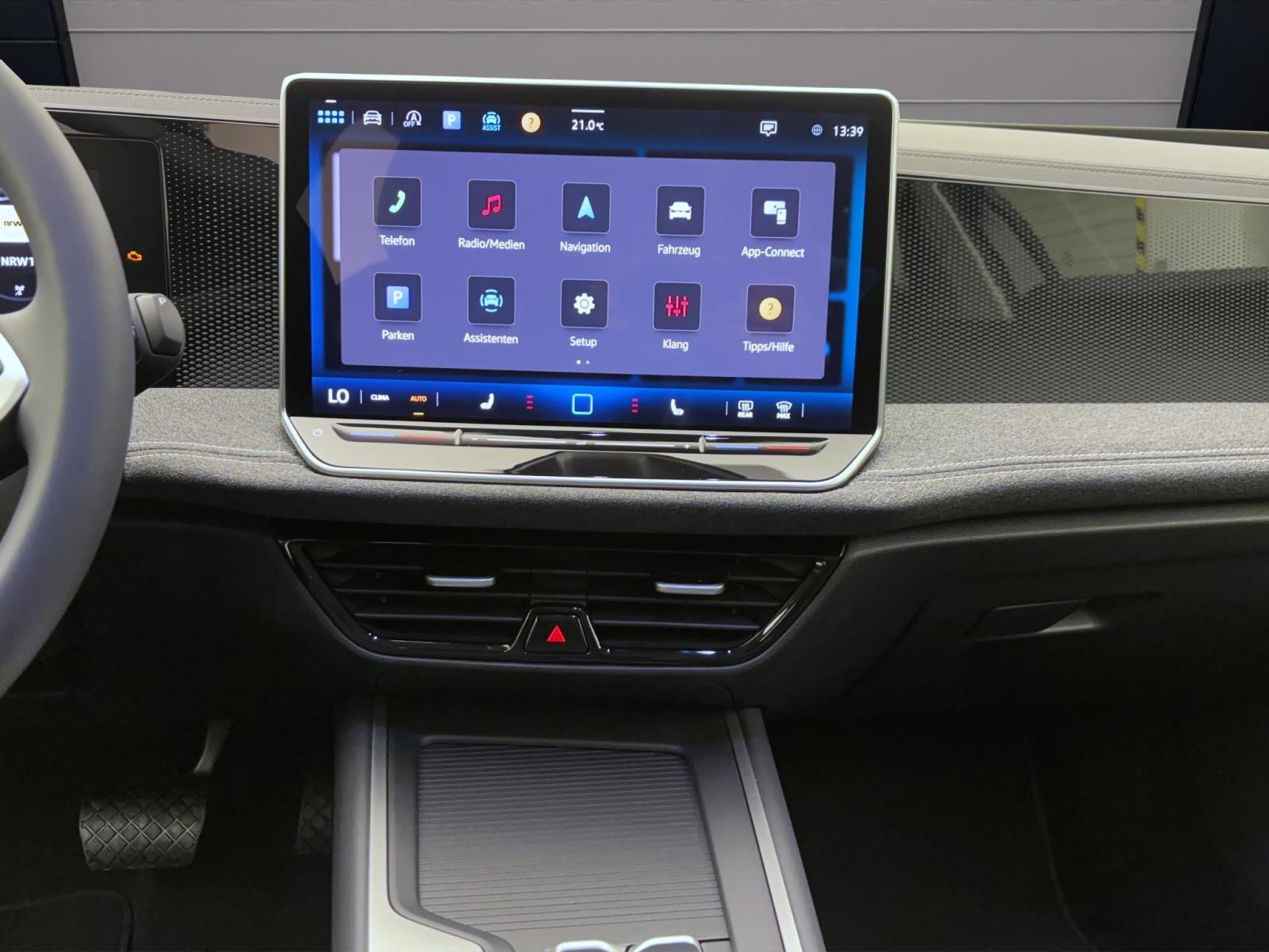 Volkswagen Passat Variant 1.5 eTSI DSG AHK ACC KAMERA LED
