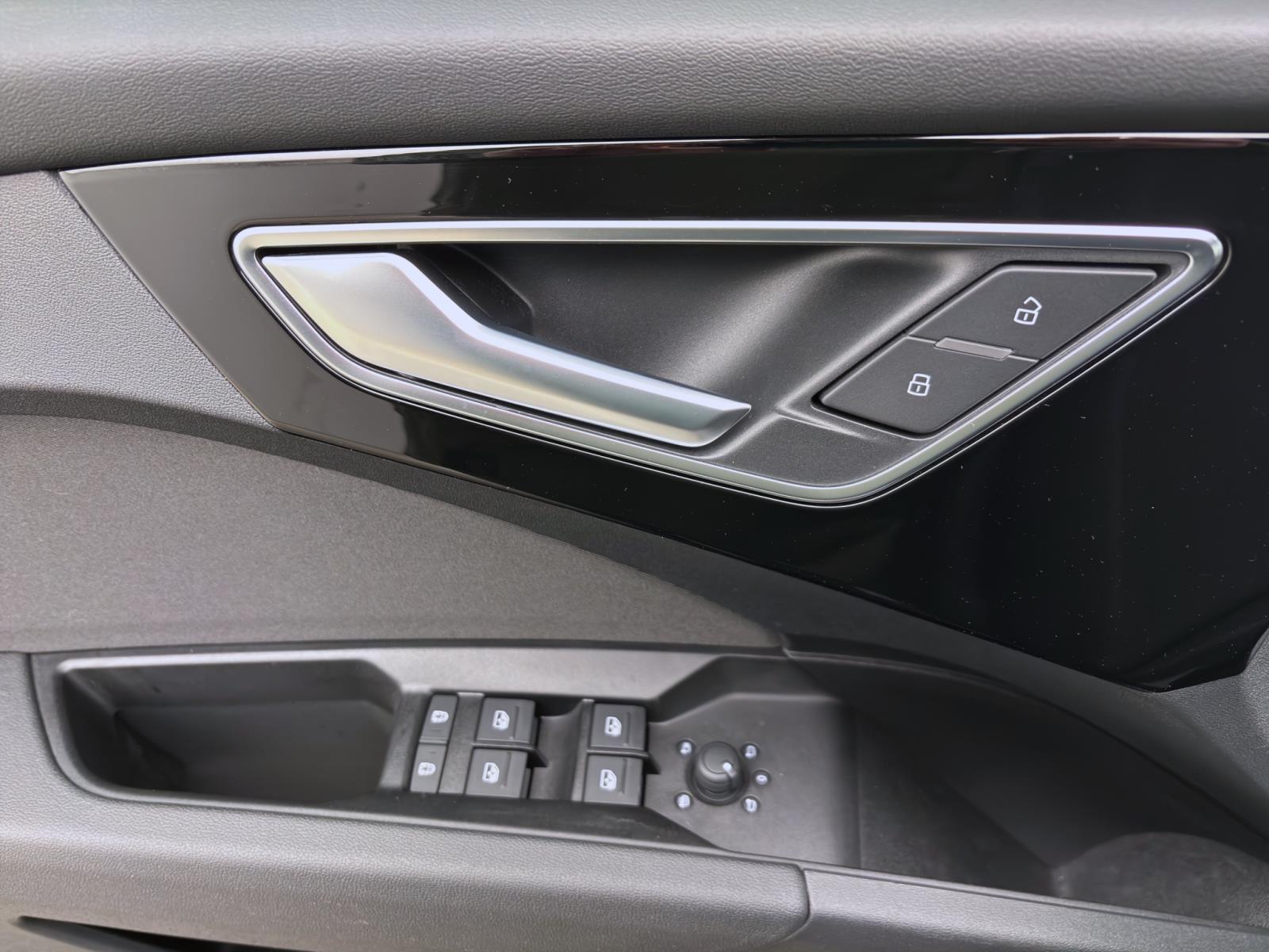 Audi Q4 e-tron 35 D.COCKPIT DAB+ PDC LED LM19
