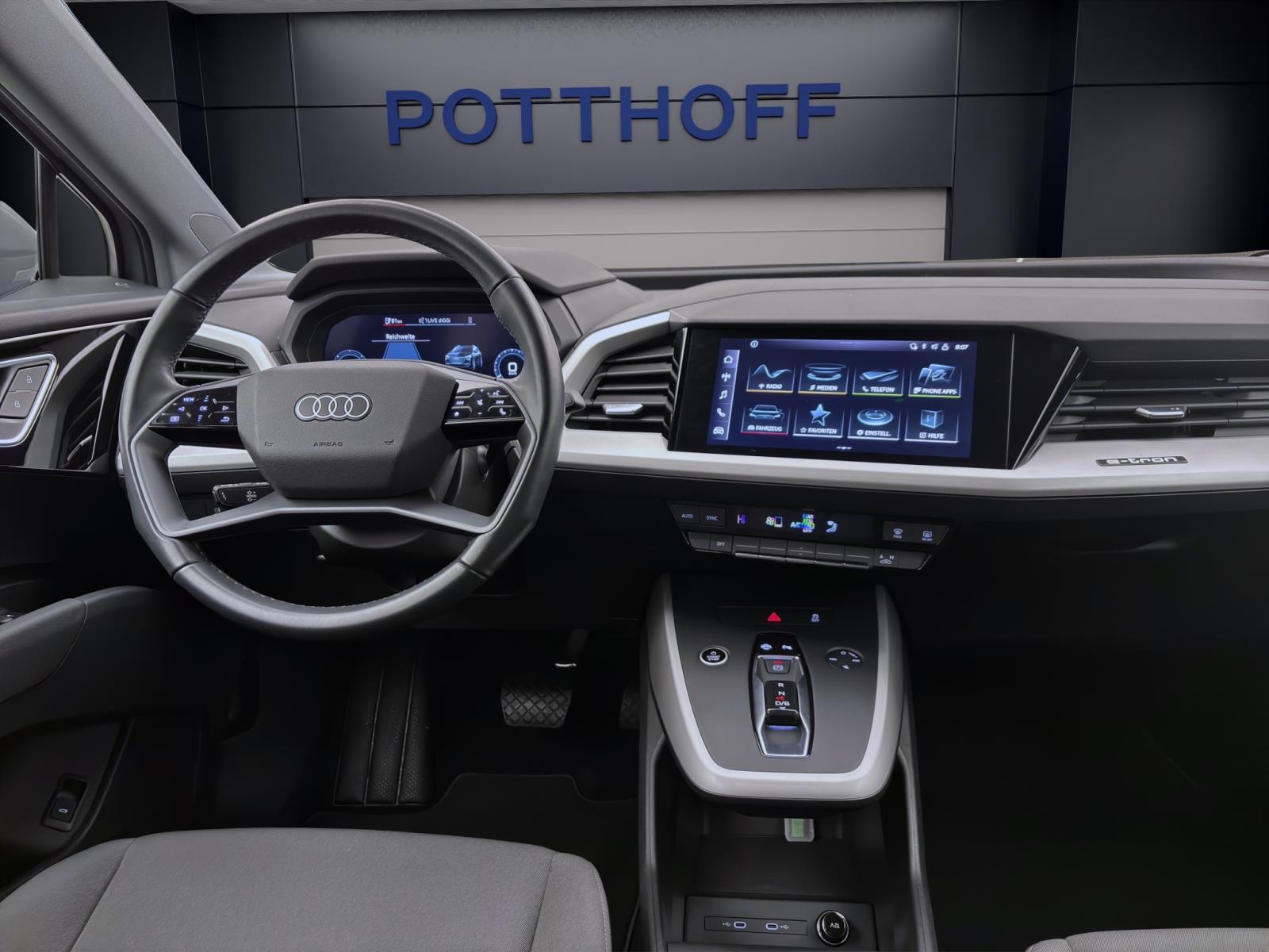 Audi Q4 e-tron 35 D.COCKPIT DAB+ PDC LED LM19