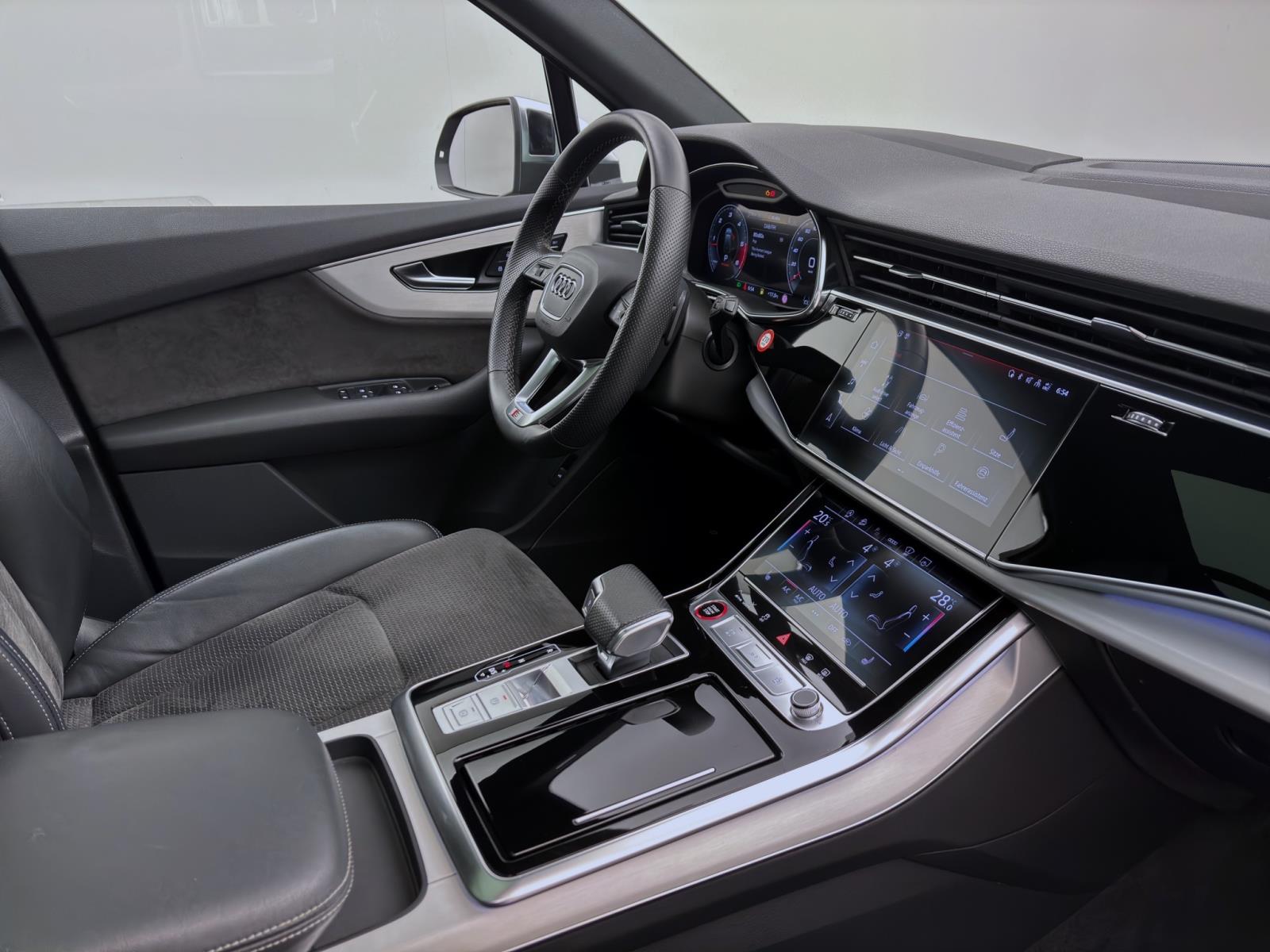 Audi SQ7 4.0 TDI Q PANO VIRTUAL AHK LM21 HuD