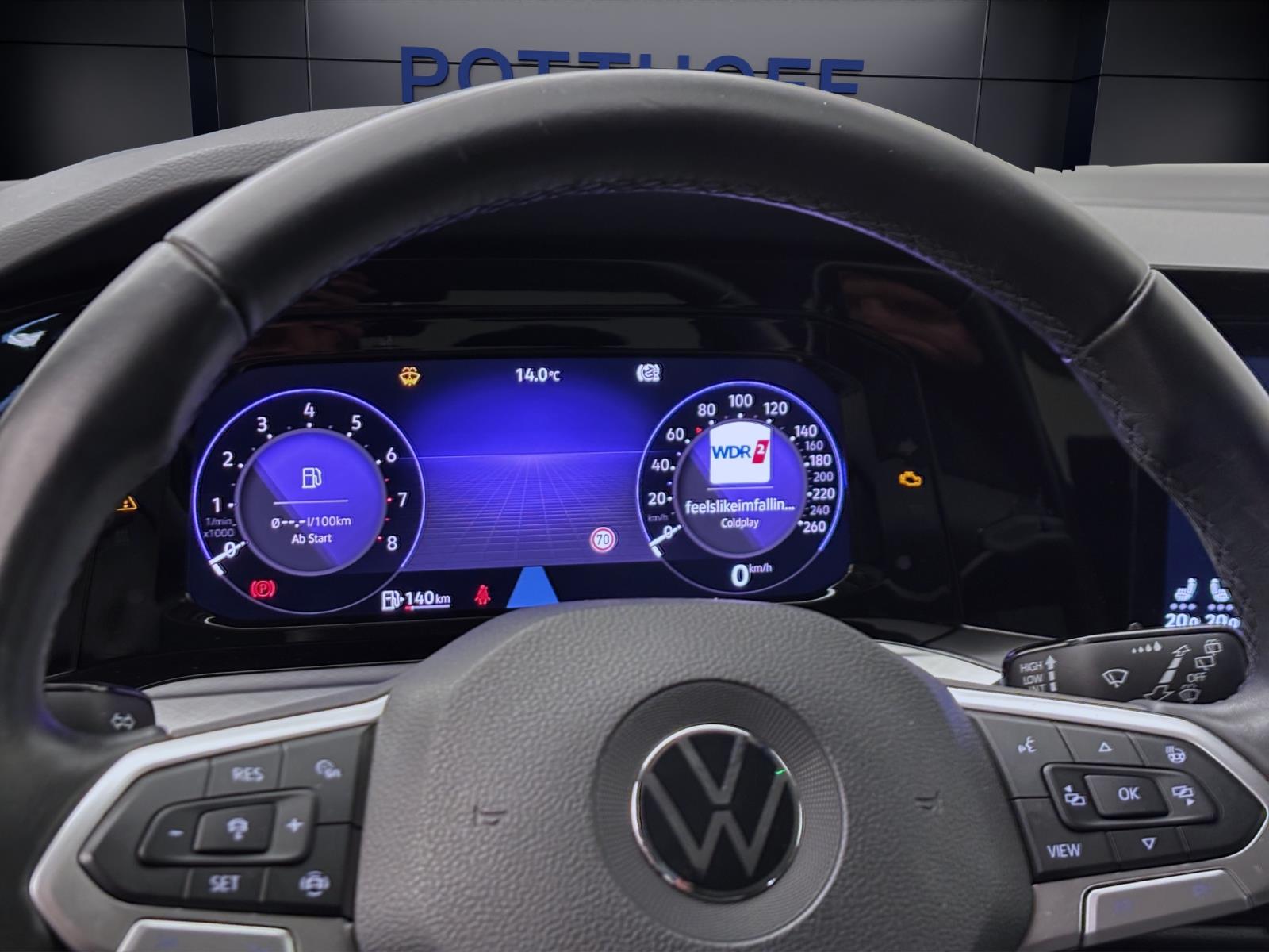 Volkswagen Golf 1.5 TSI LIFE NAVI PRO ACC LM16 SITZHZG