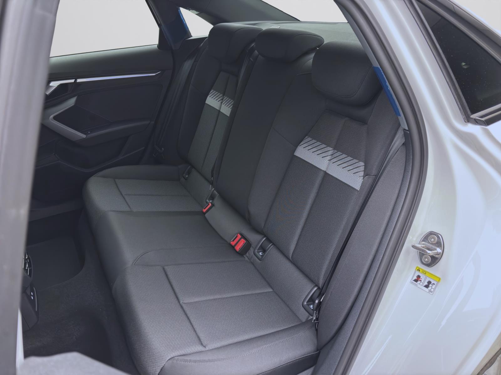 Audi A3 Limousine 30 TFSI S LINE SPORTSITZE VIRTUAL LM18 AHK